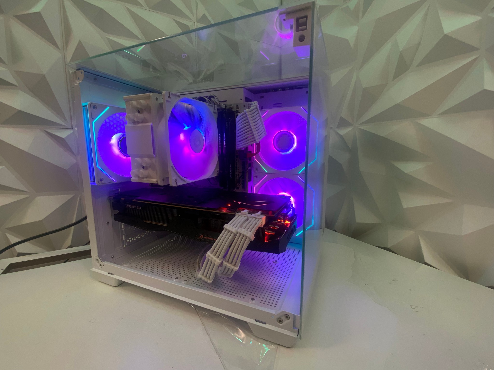 💘 💘 White Elite Build – Ryzen 7 2700 + GTX 1080 Ti 11GB | 1080p/1440p High FPS Ready