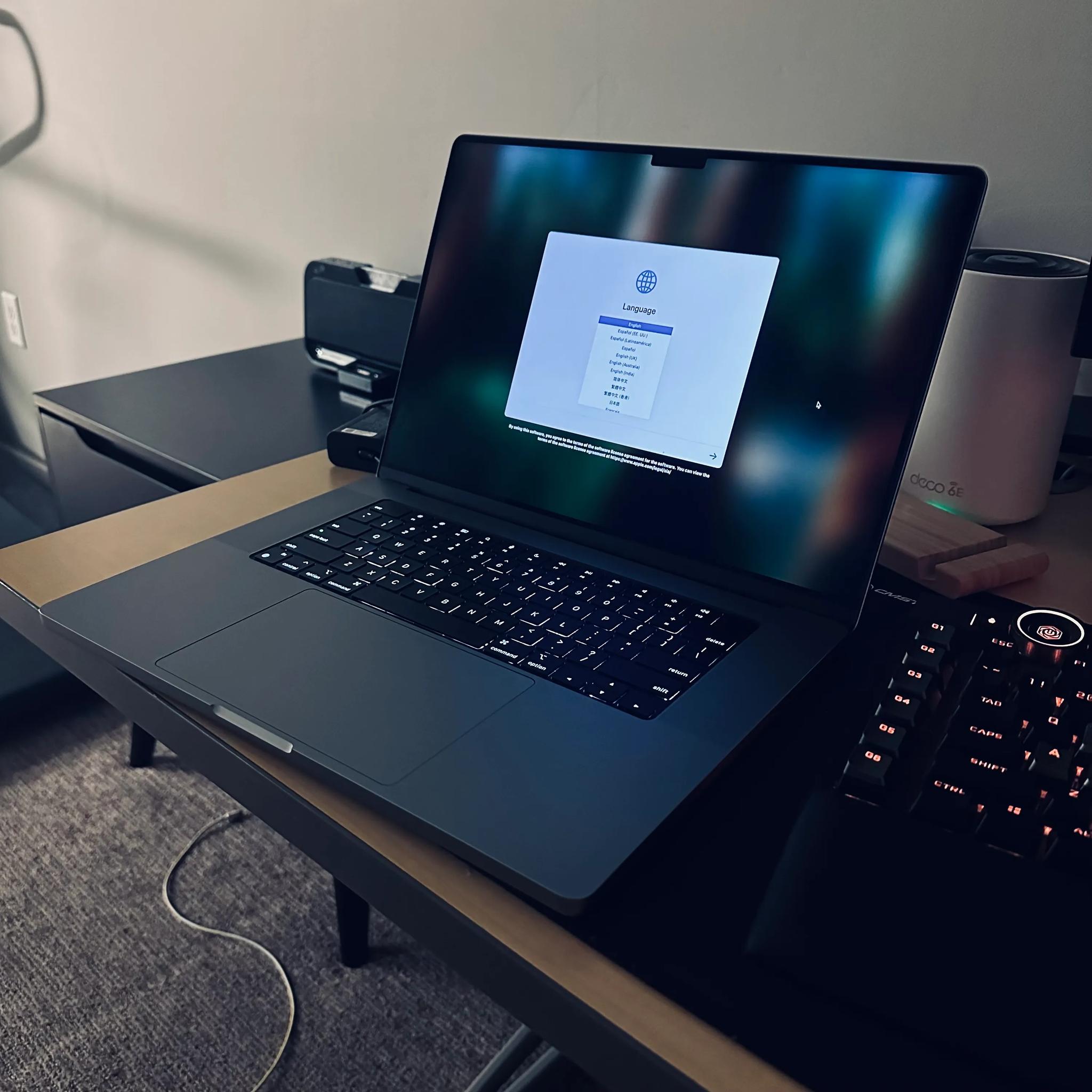 *Like New* 16" MacBook M1 Pro (2021)