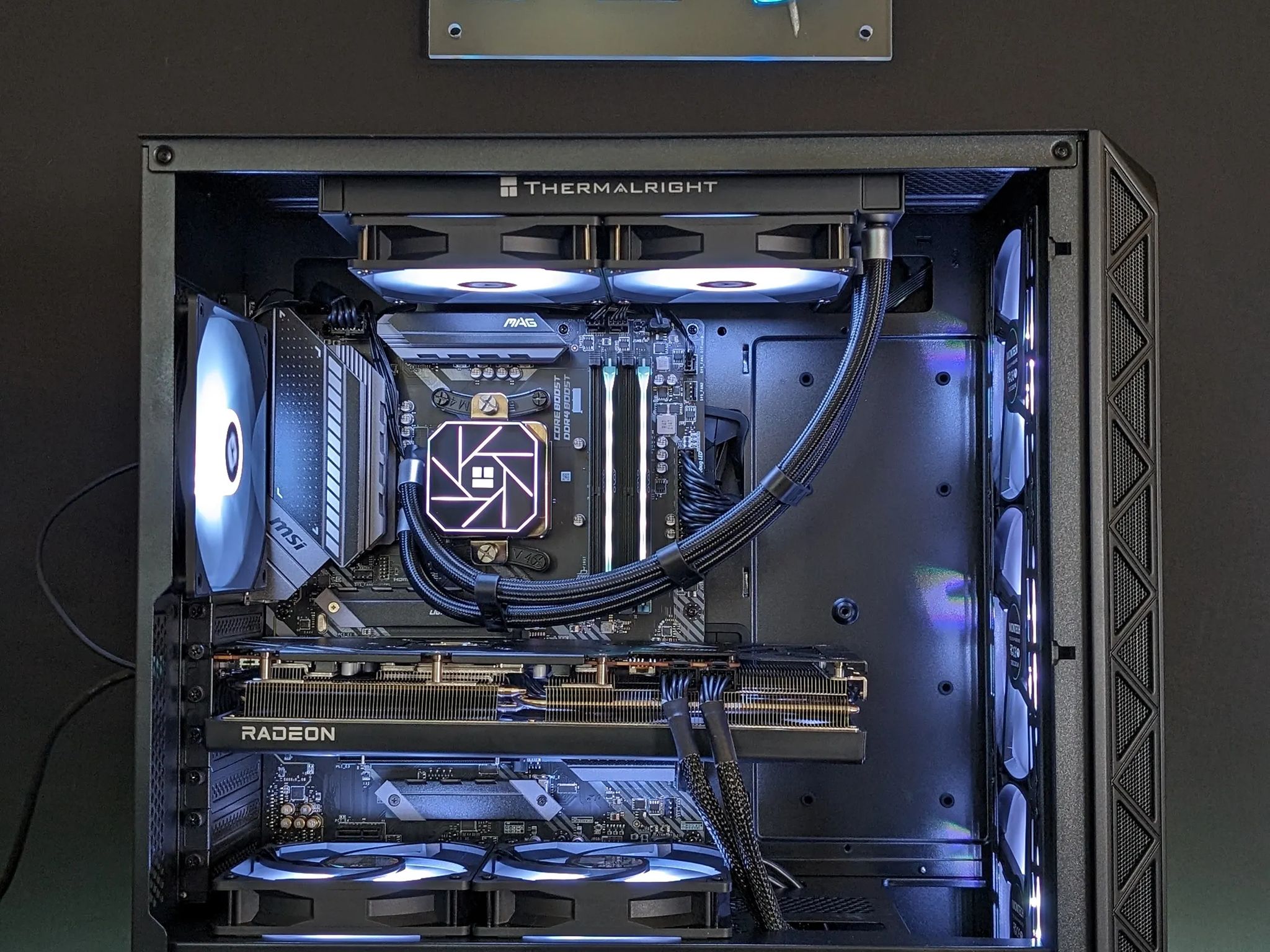 RX 7800xt // Ryzen 7 5700x3D // 32GB 3600MHz RAM // 1TB Gen4 NVMe