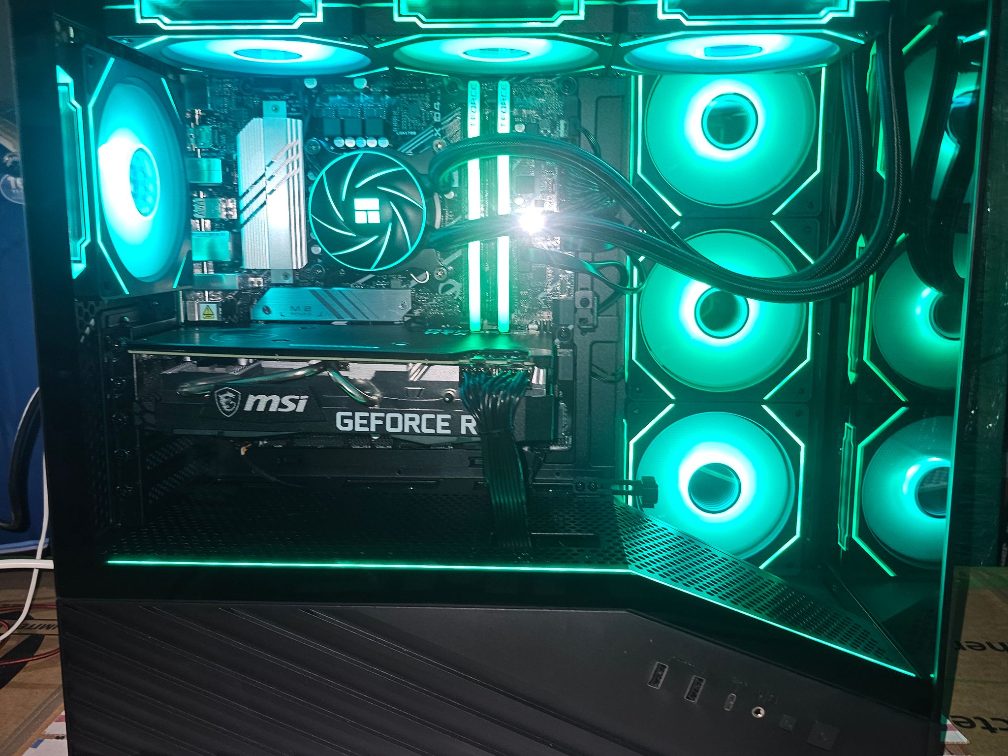 Black gaming pc | i9 12900k | 32gb ram | 1TB ssd | 3070 8gb | windows 11 pro |