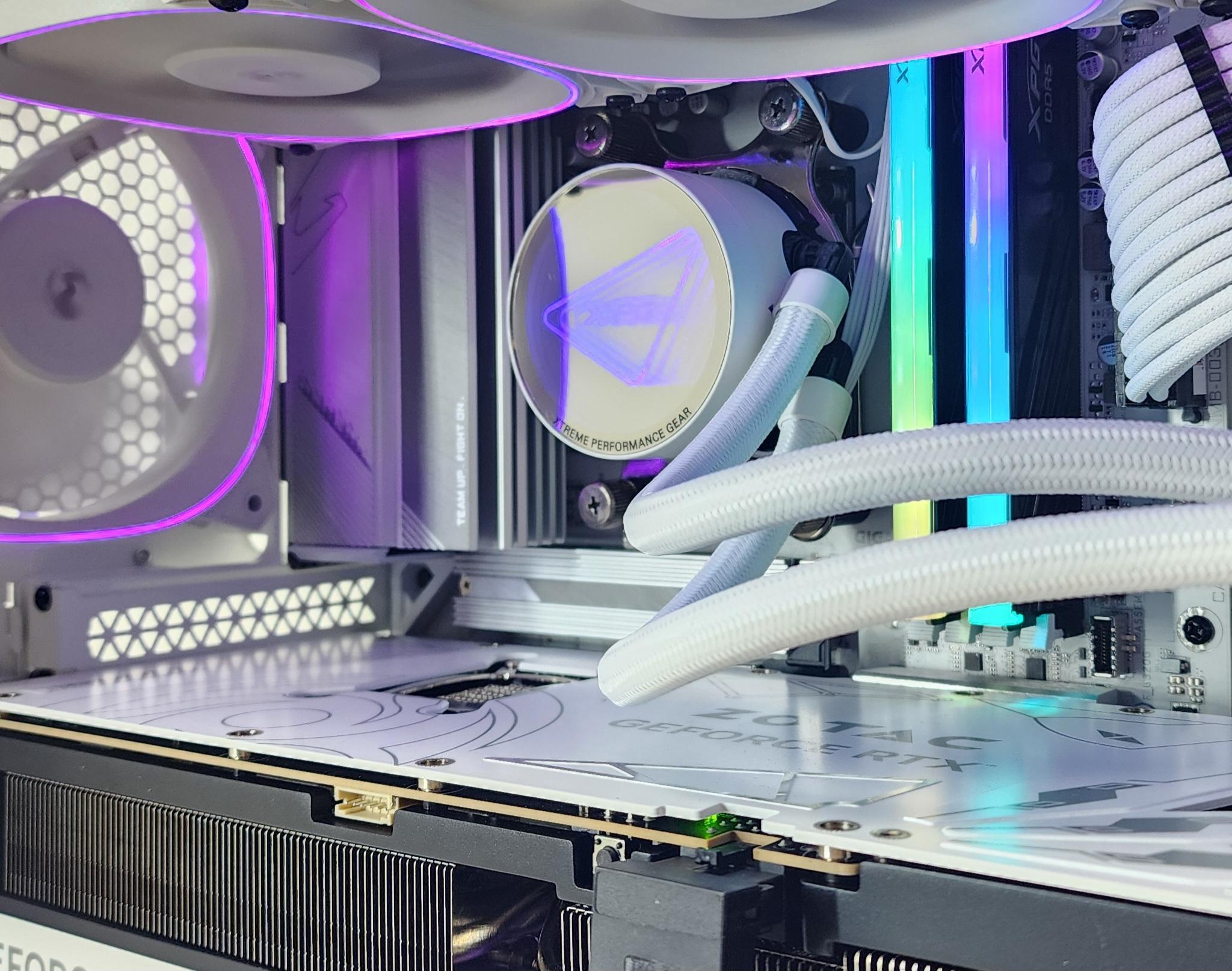 Gaming PC Ryzen 7 7800X3D 32GB RAM 2TB SSD RTX 5070 Ti 16GB Windows 11 Computer