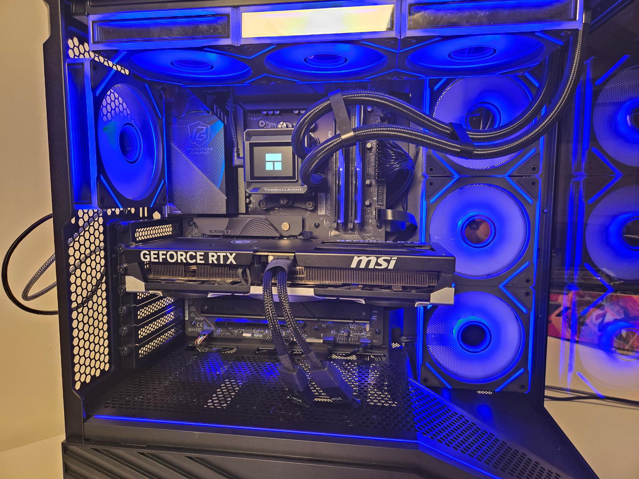 RTX 5070 Ti | Ryzen 7 9800X3D | 32gb DDR5 | 2TB NVME 🖤