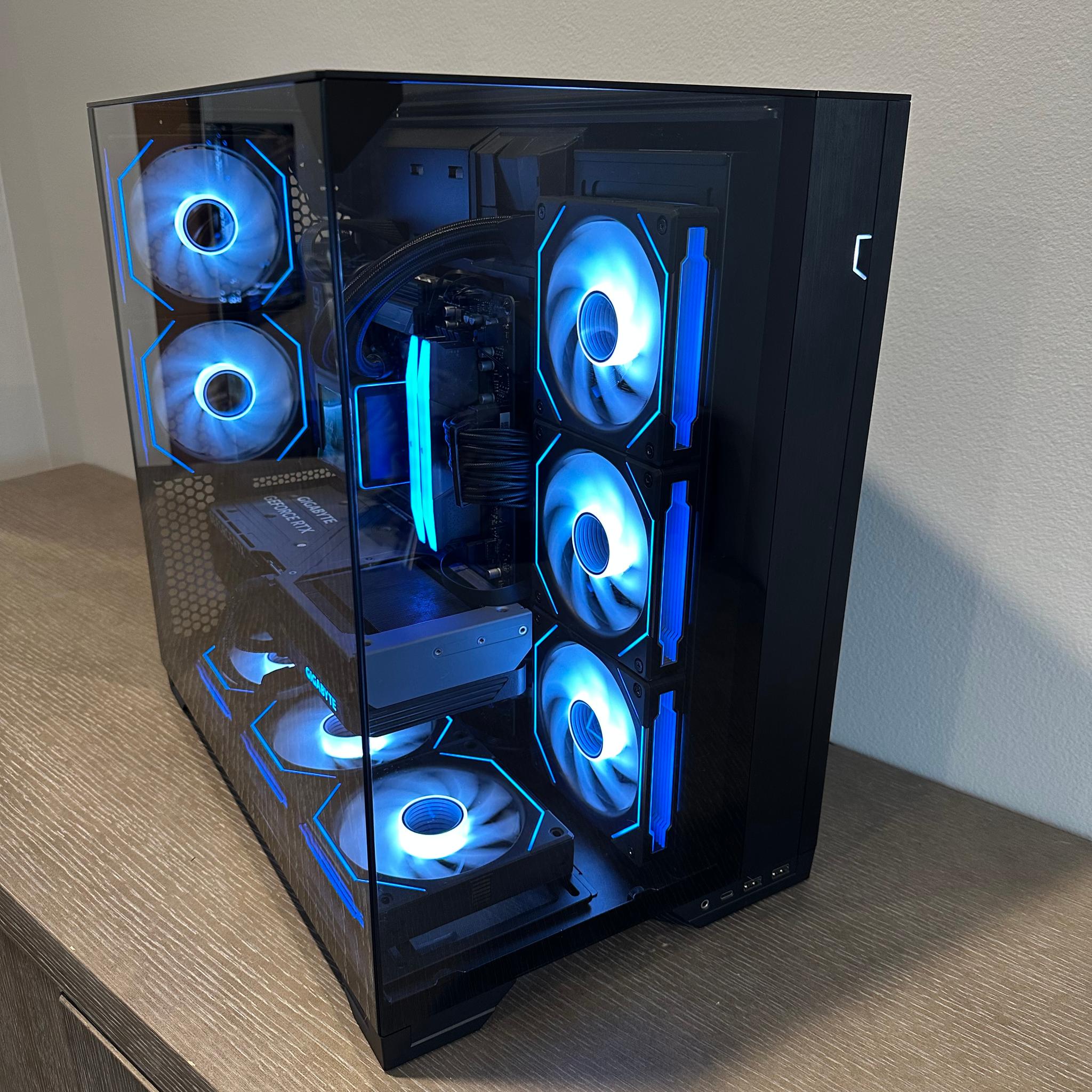 CUSTOM BUILT GAMING PC - RTX 4070 - RYZEN 7 9700X - 32GB DDR5