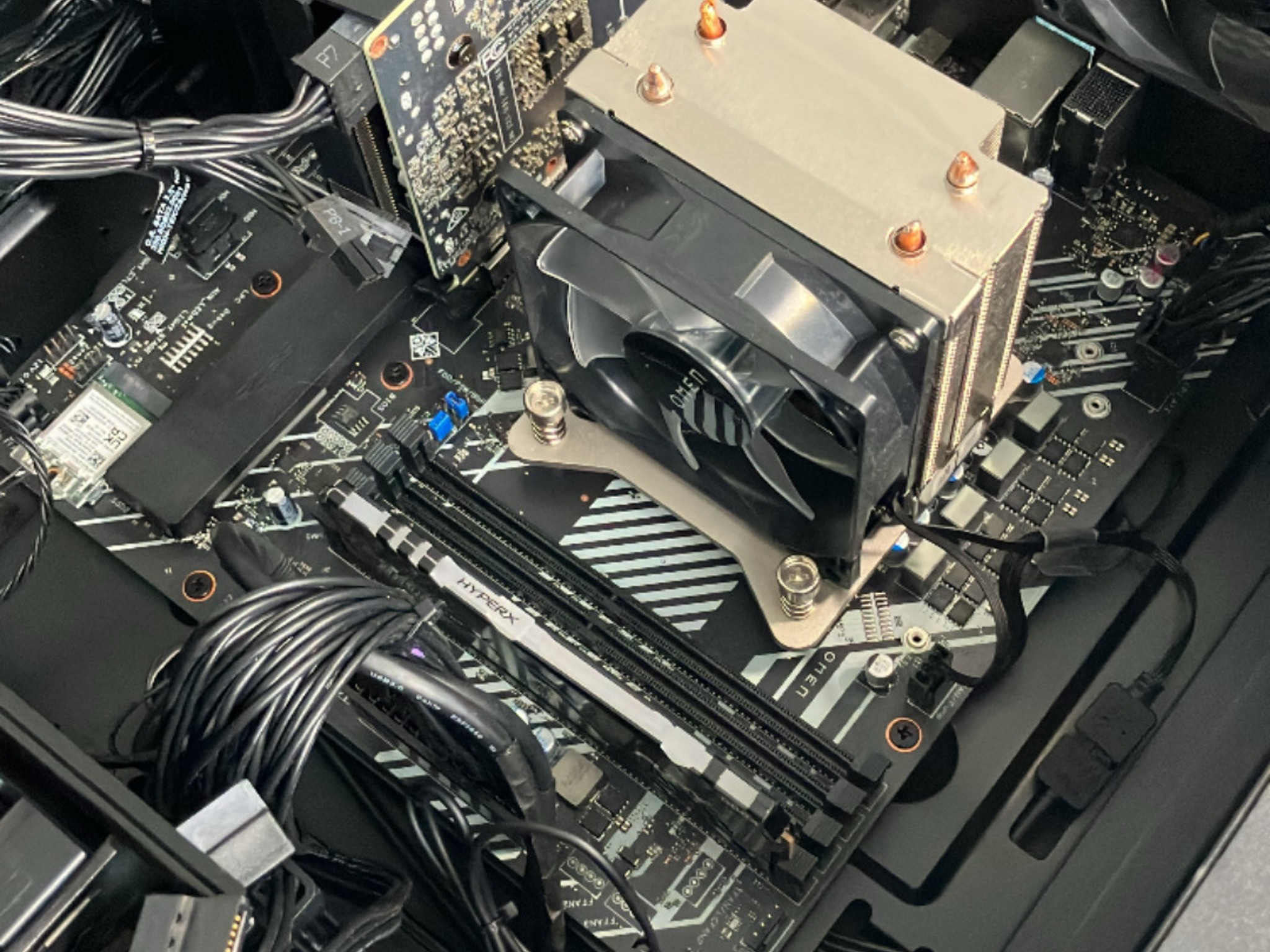 OMEN 25L Gaming Desktop | AMD Ryzen 5 5600G | GeForce RTX 3050 OEM