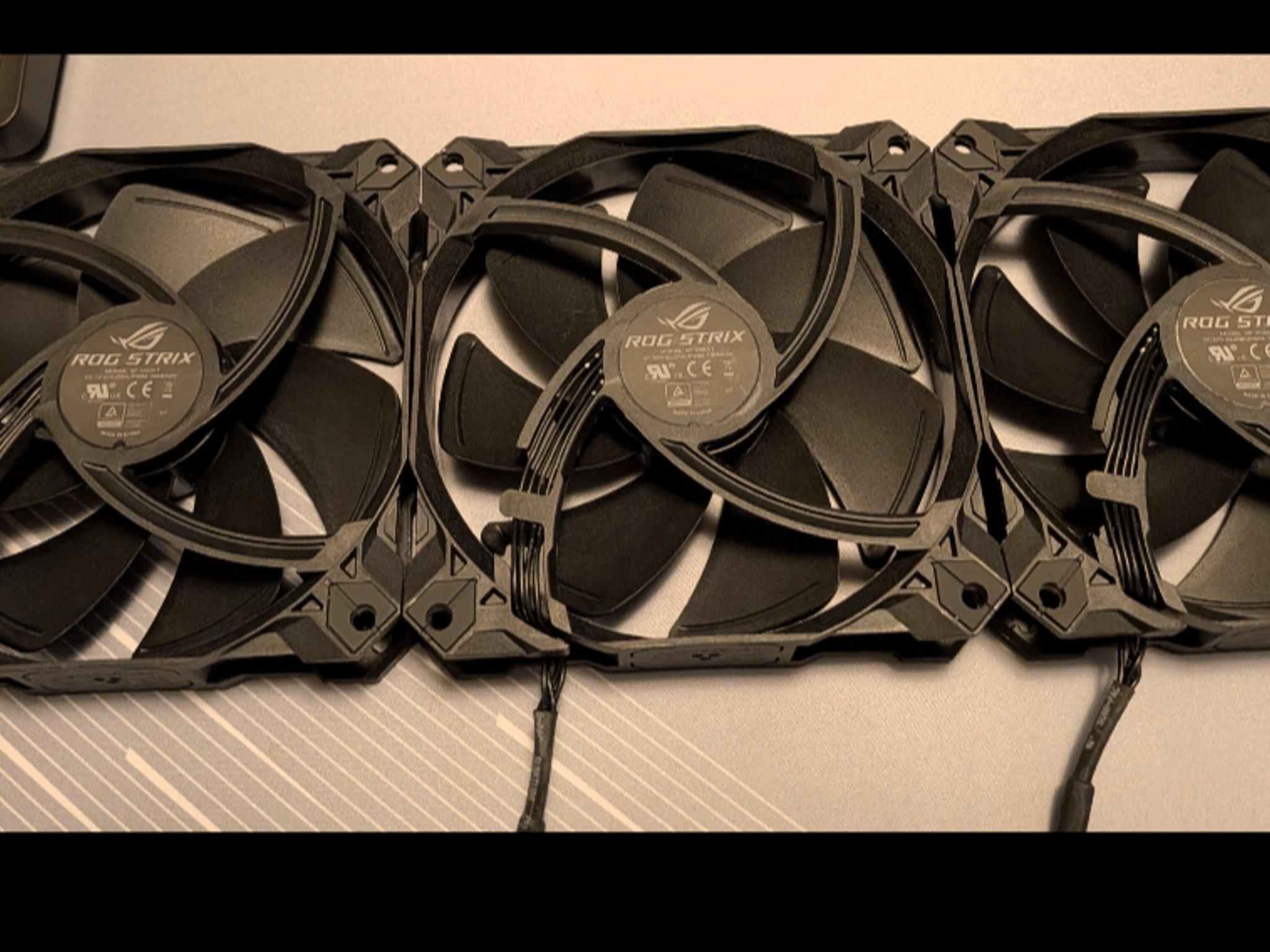 3x Asus Strix XF 120mm MagLev Fans