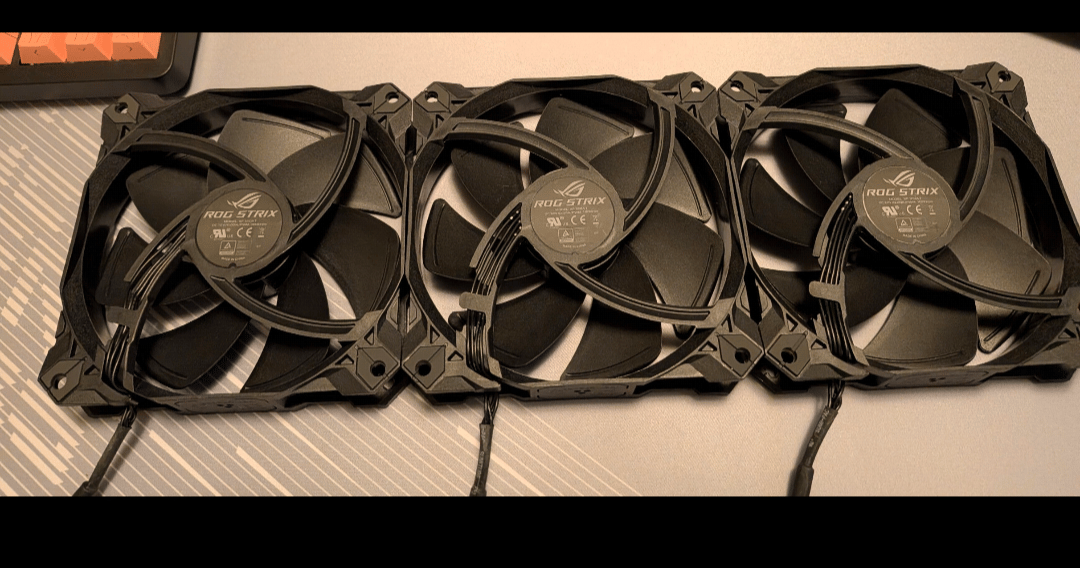 3x Asus Strix XF 120mm MagLev Fans
