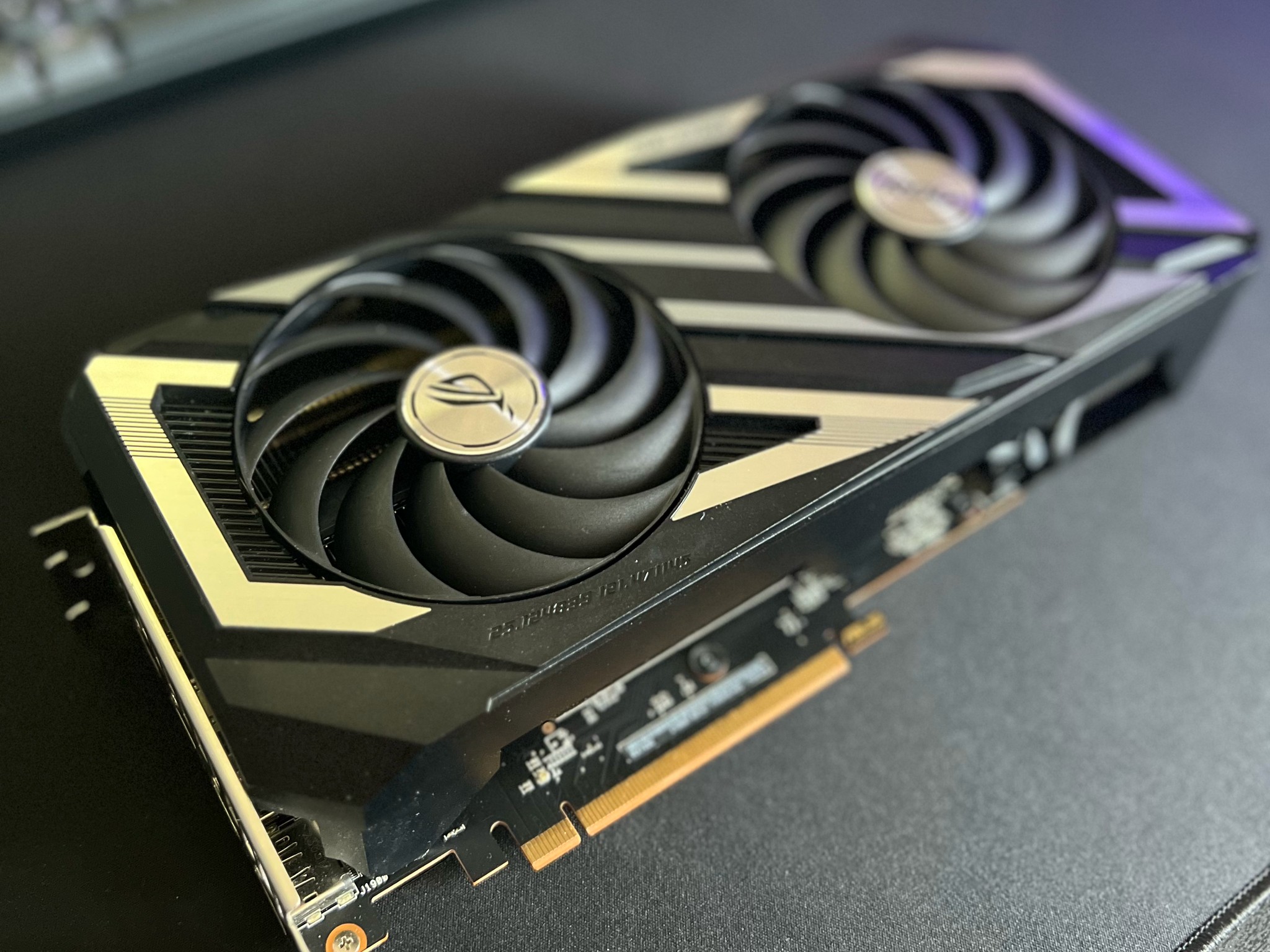 ASUS ROG STRIX OC Radeon RX 7600