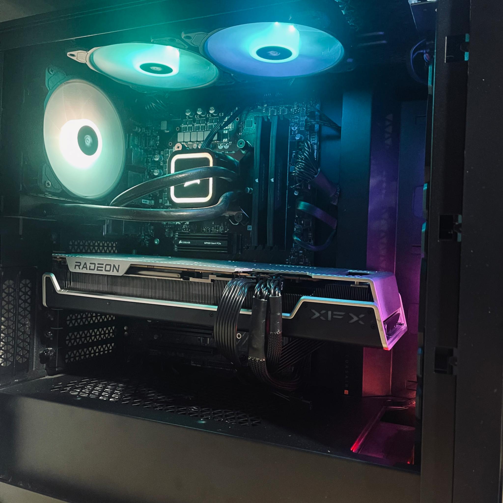 Corsair VENGEANCE | i7-14700kf, 7900 XT, 32GB, 1TB