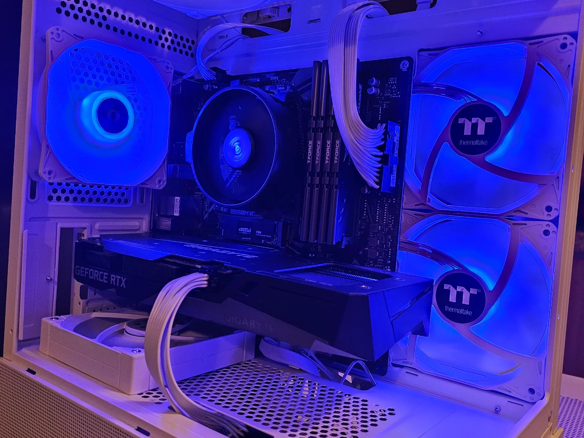 White Swan R1/Gigabyte 3060 12GB/AMD RYZEN 3600