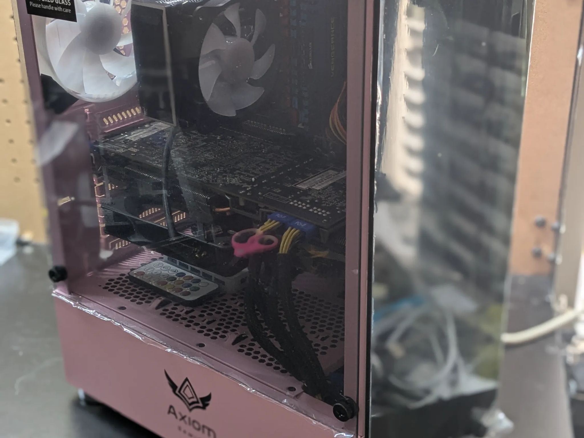 Obnoxiously Pink | 120 FPS Fortnite| Xeon (same as i7), 16GB RAM, 500GB SSD, R9 290 4GB, RGB, Wifi
