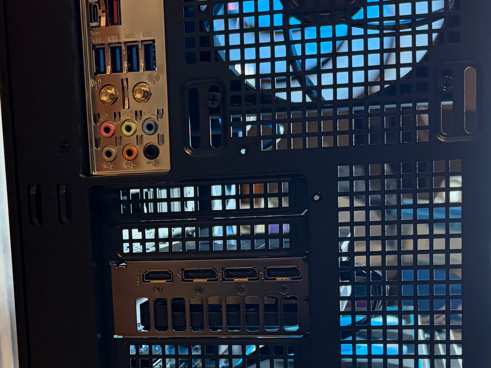 RTX 5060 | RYZEN 5 9600X | 24GB DDR5 | 1TB SSD| 360MM AIO | 750W