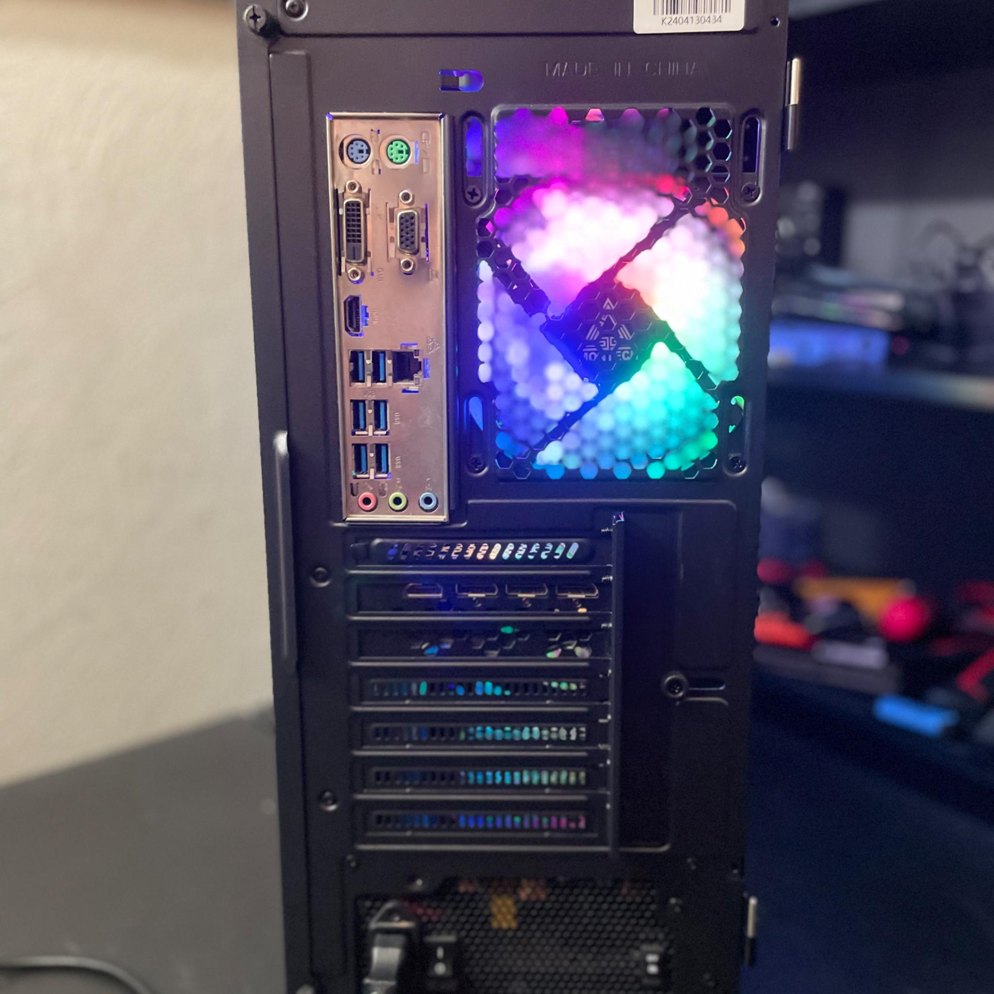 RTX 3060 | i7-6700 | 16GB DDR4 | 256GB SSD |
