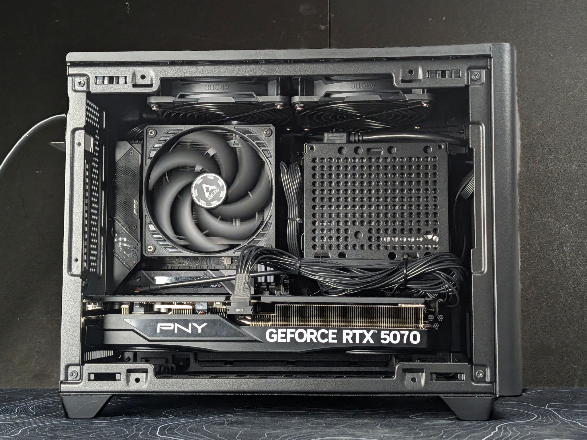 🖤Ryzen 5 7600X / RTX 5070 / 32GB DDR5 / 2TB SSD / 1100W PSU