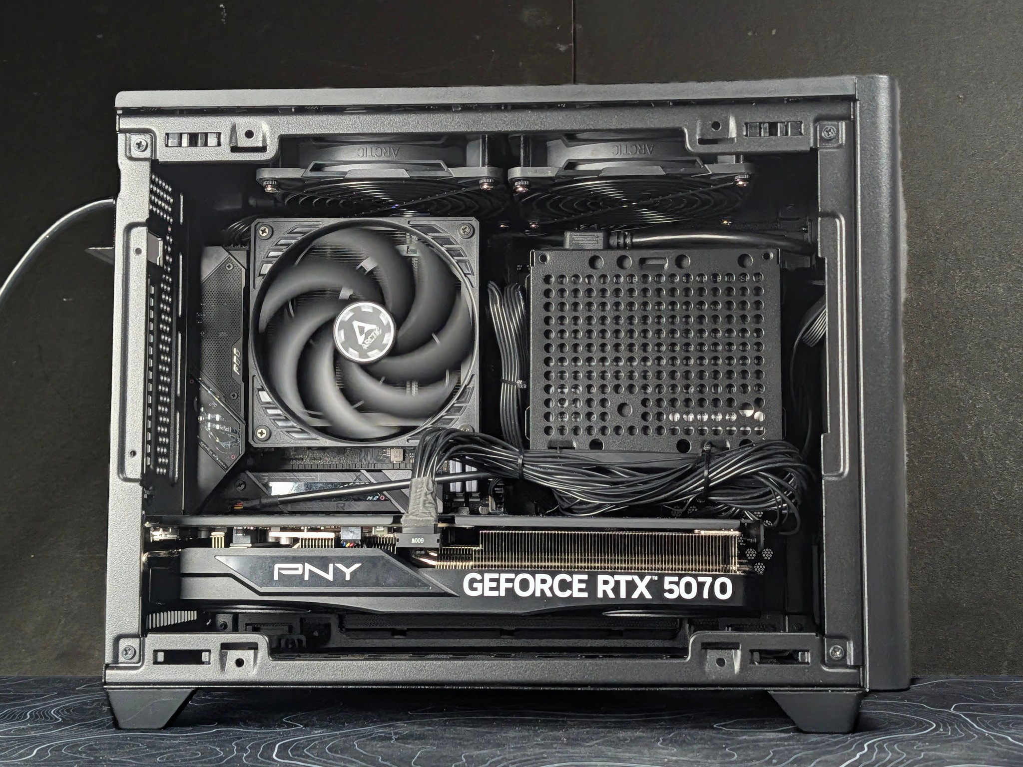 🖤Ryzen 5 7600X / RTX 5070 / 32GB DDR5 / 2TB SSD / 1100W PSU