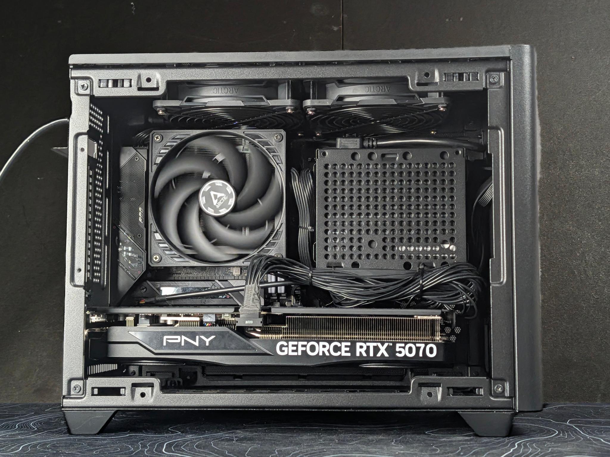 🖤Ryzen 5 7600X / RTX 5070 / 32GB DDR5 / 2TB SSD / 1100W PSU