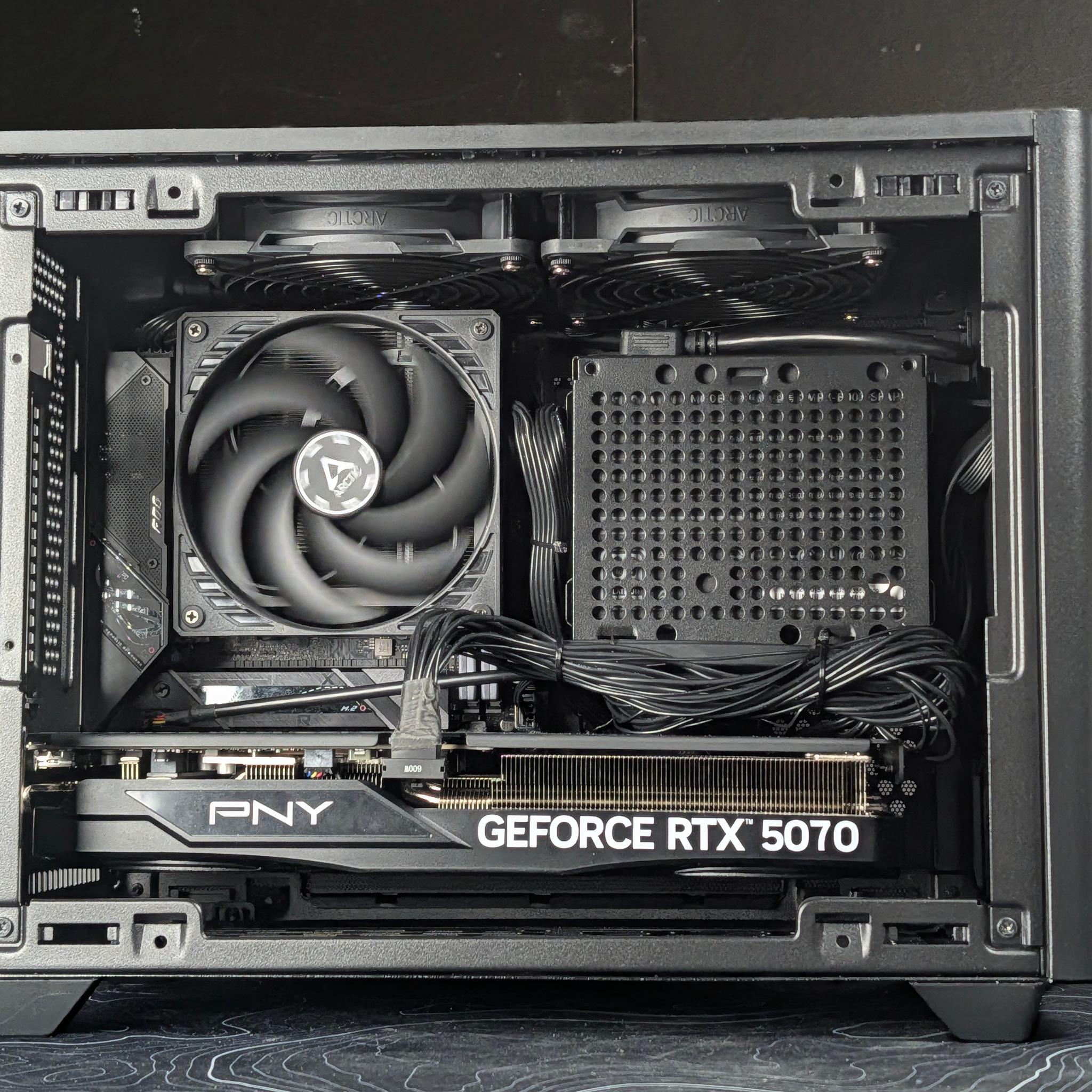 🖤Ryzen 5 7600X / RTX 5070 / 32GB DDR5 / 2TB SSD / 1100W PSU