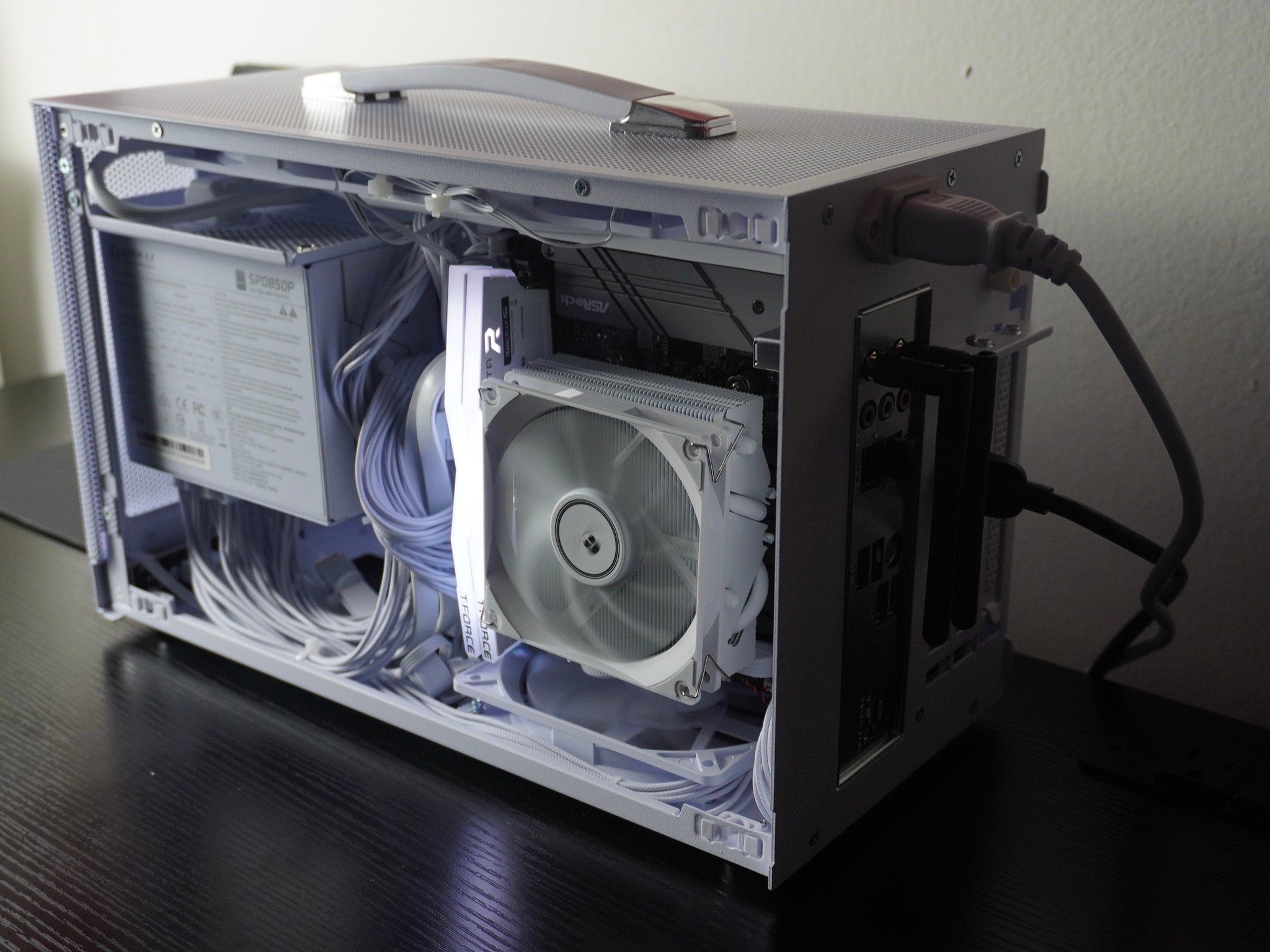 White Mini-ITX Gaming PC | RTX 4060 8GB, 1TB SSD, Ryzen 5 5500, 16GB DDR4-3200