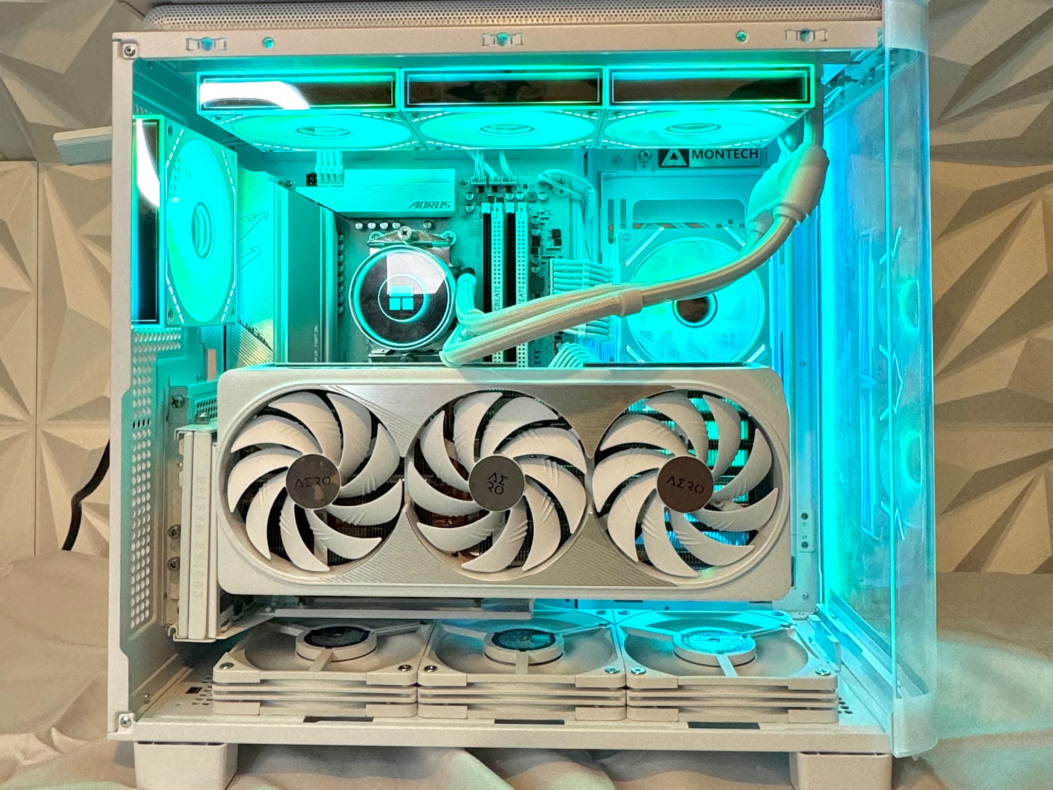 Clearance"Snow Bunny" Ryzen 7 7800X3d, 4080 super, 64gb ddr5, 2tb nvme and 4TB HDD