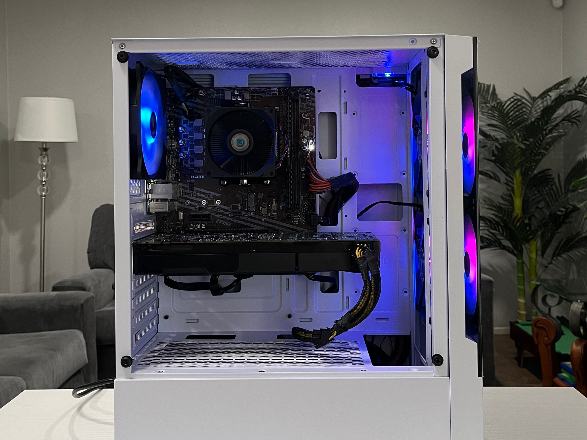 GTX 1080 8GB, Ryzen 5 2600X, 8GB RAM | White RGB Gaming Computer/PC
