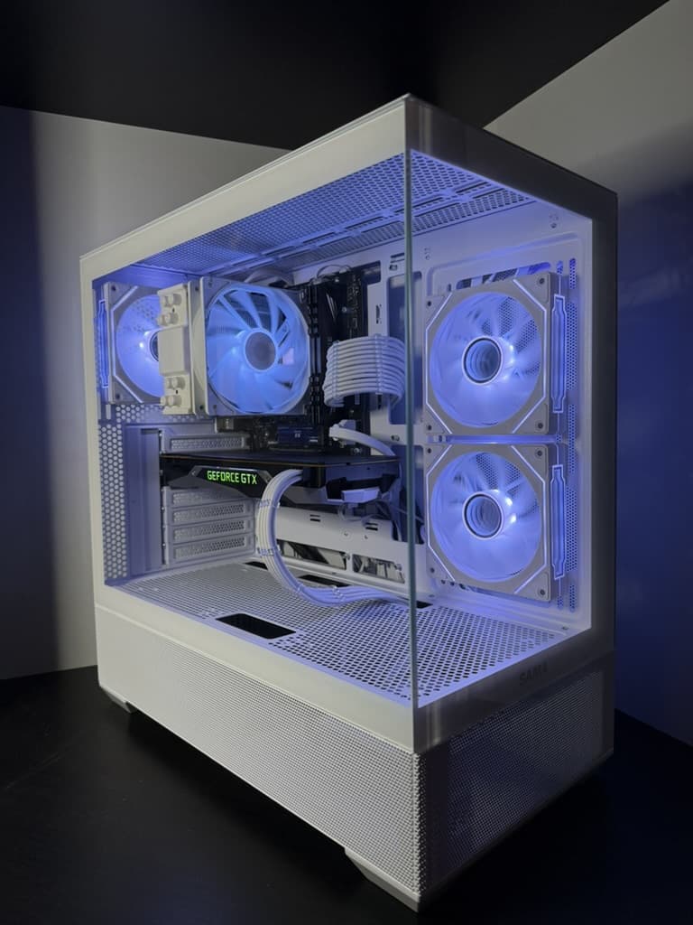 Gaming PC // Founders Edition Nvidia GTX 1070Ti // Ryzen 3600 CPU // 512GB NVME SSD //