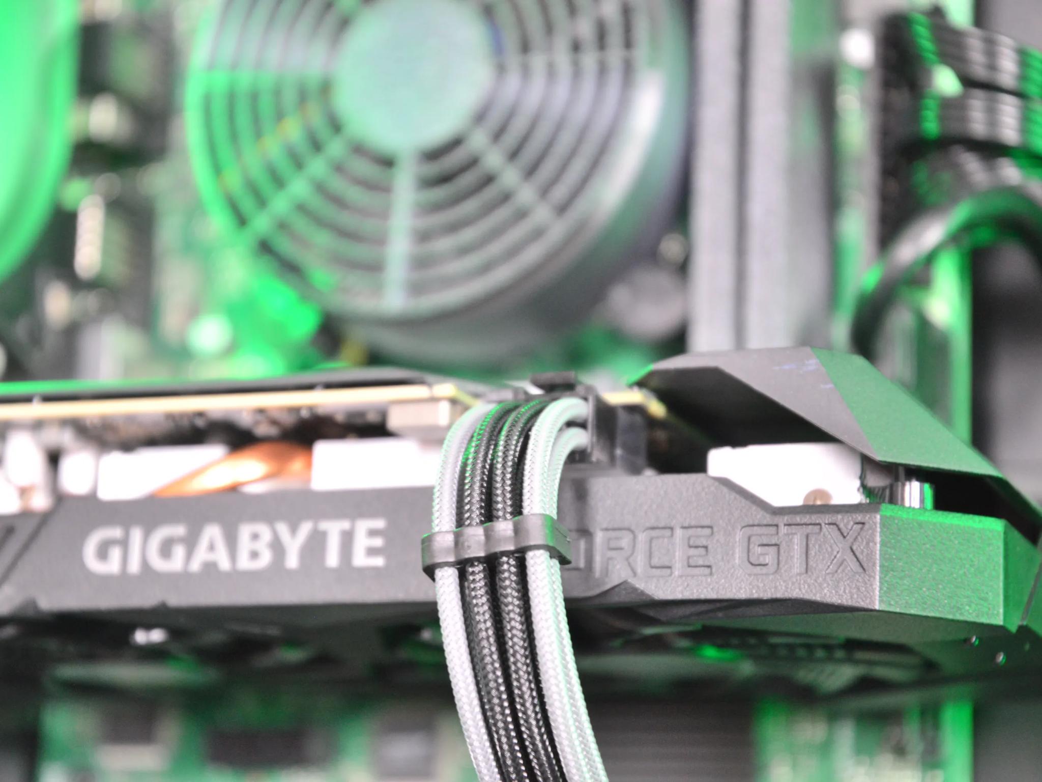 🟩⬛| GTX 1660 6GB | INTEL i5-8400 | 16GB DDR4 RAM | 512 GB SATA SSD | Emerald of Darkness 2.0 |