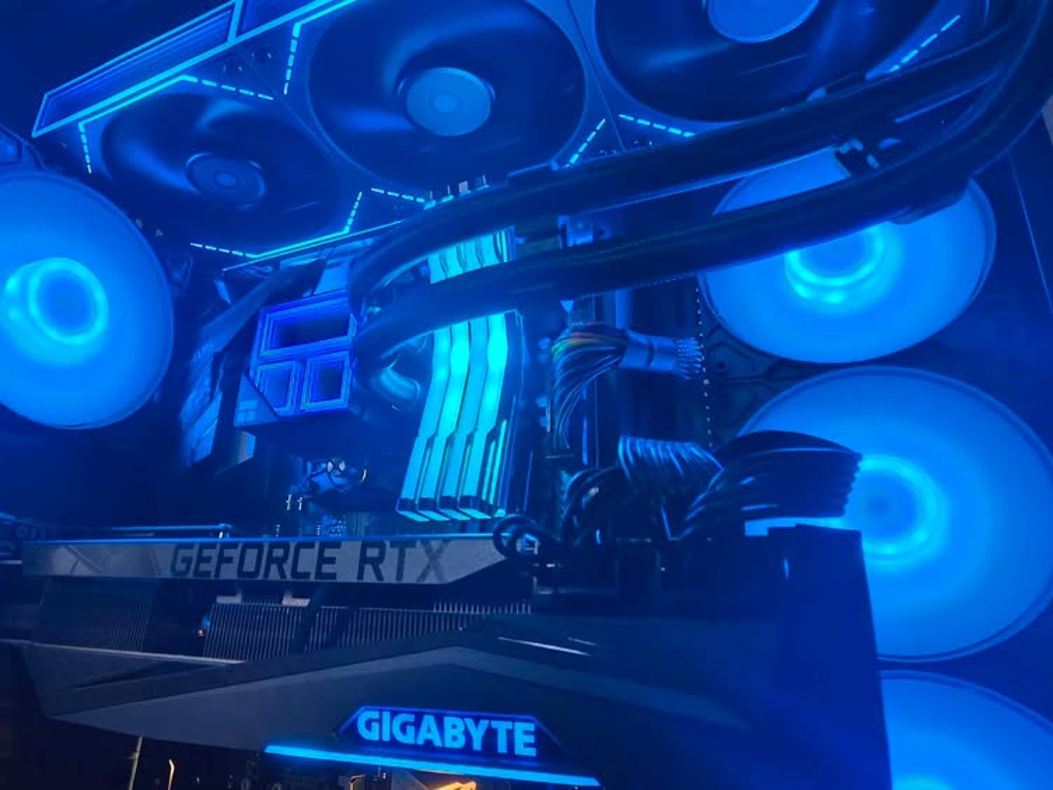 "Tron Battery" Custom Gaming PC Ryzen 5700x/RTX 3080 12GB