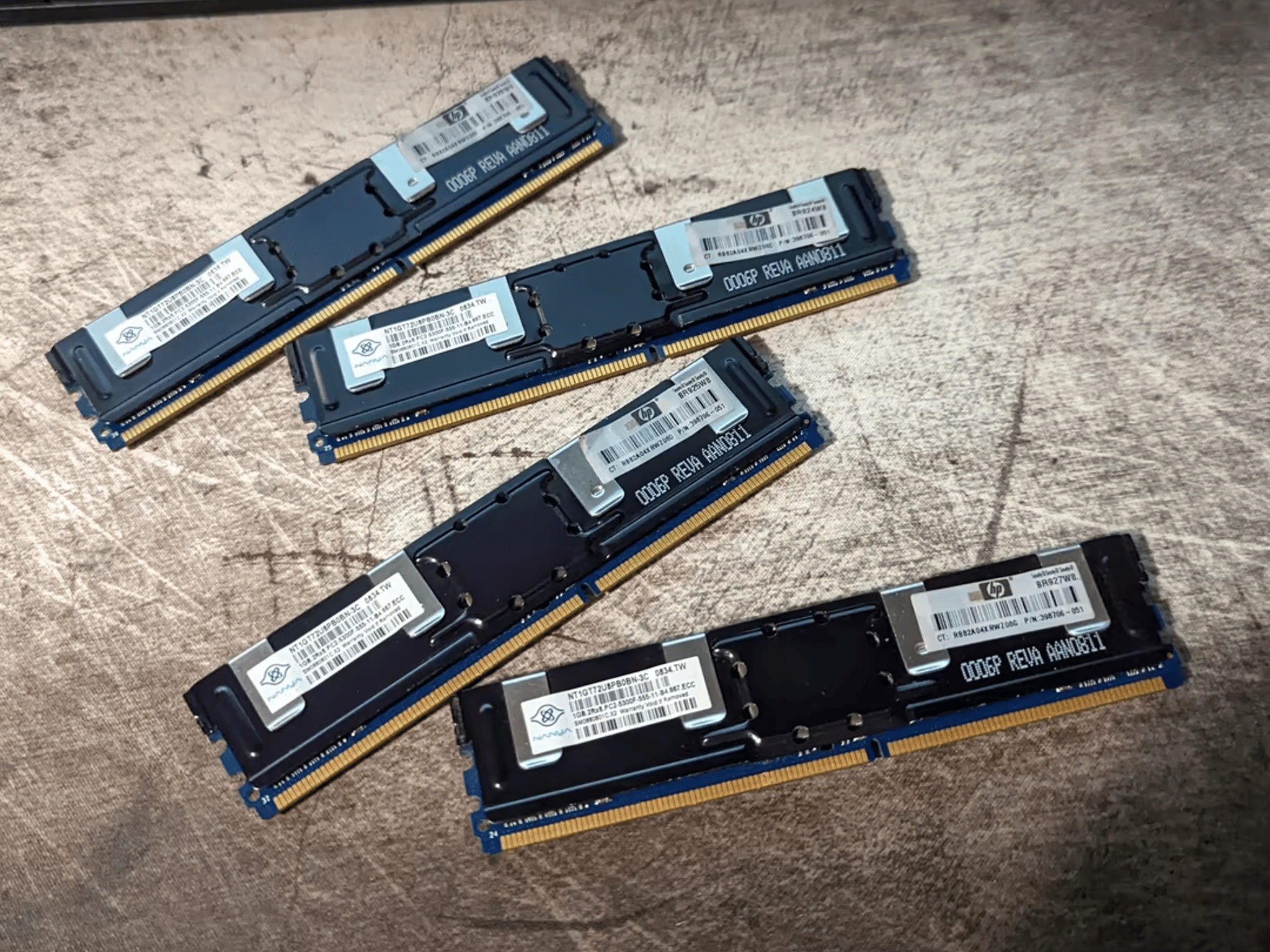 4GB ECC 4x1GB 667MHz 2Rx8 DDR2 | For servers