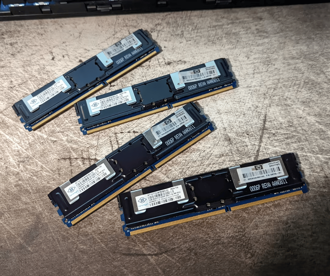 4GB ECC 4x1GB 667MHz 2Rx8 DDR2 | For servers
