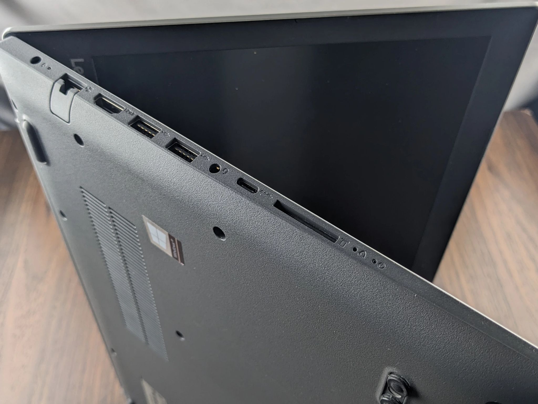 Looking for a home 15.6" Lenovo ideapad, AMD A12-9720P, 240GB SSD 8GB DDR4 1866mhz