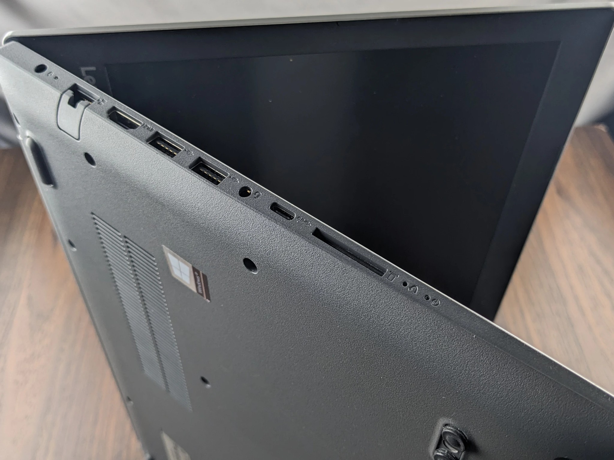 Looking for a home 15.6" Lenovo ideapad, AMD A12-9720P, 240GB SSD 8GB DDR4 1866mhz
