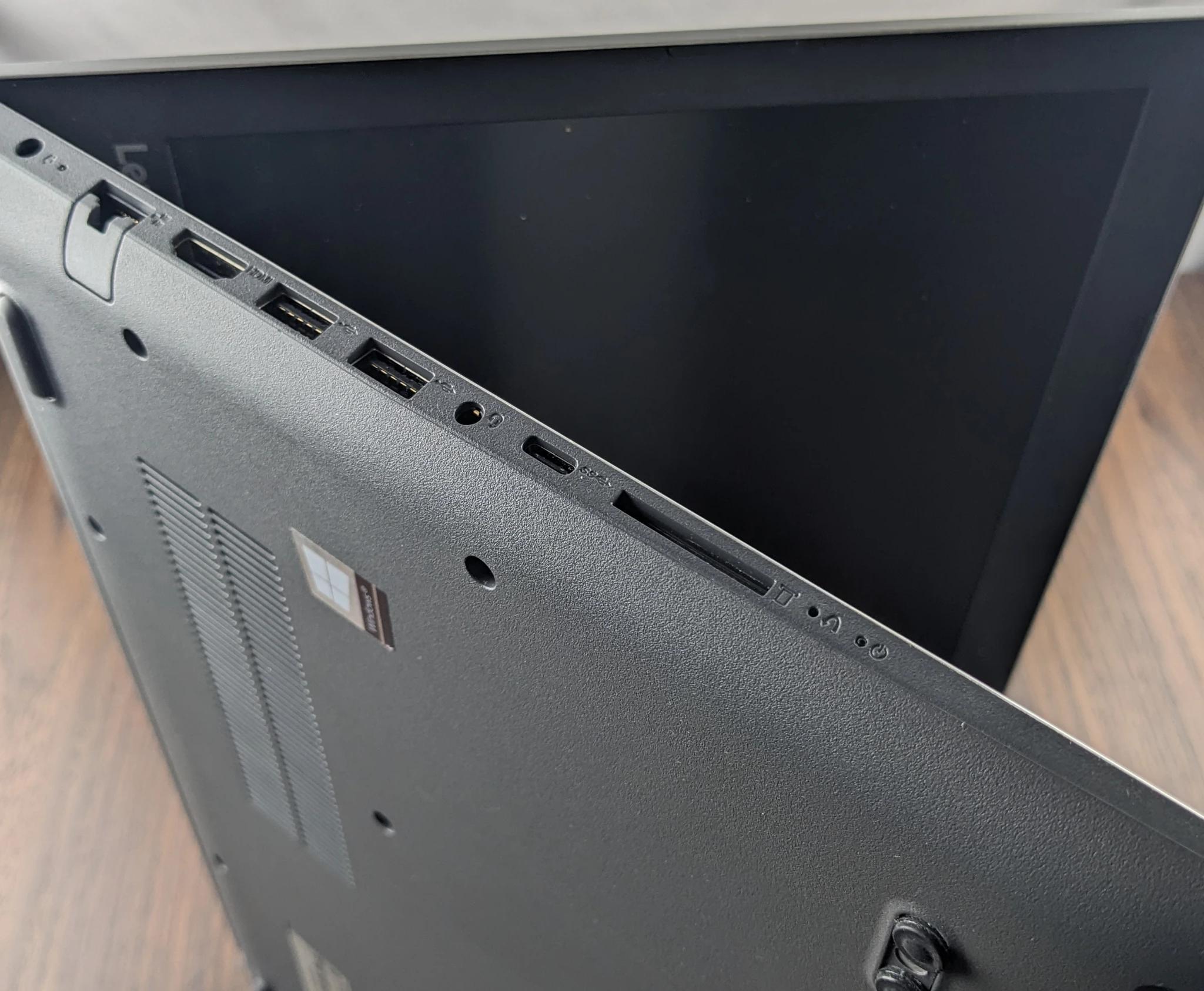 Looking for a home 15.6" Lenovo ideapad, AMD A12-9720P, 240GB SSD 8GB DDR4 1866mhz