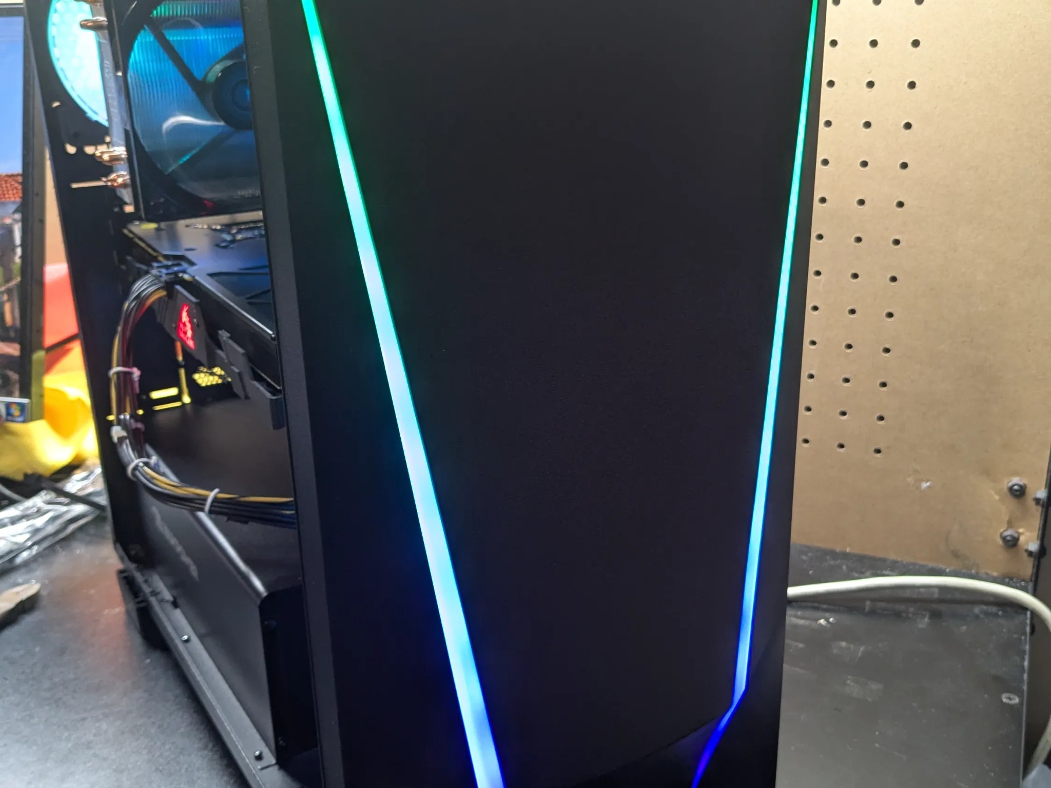 Marvel Rivals Ready | 180 Day Warranty | i7-6700K, 16GB DDR4, AMD Vega 56 8GB, 500GB SSD, Win11 ,RGB