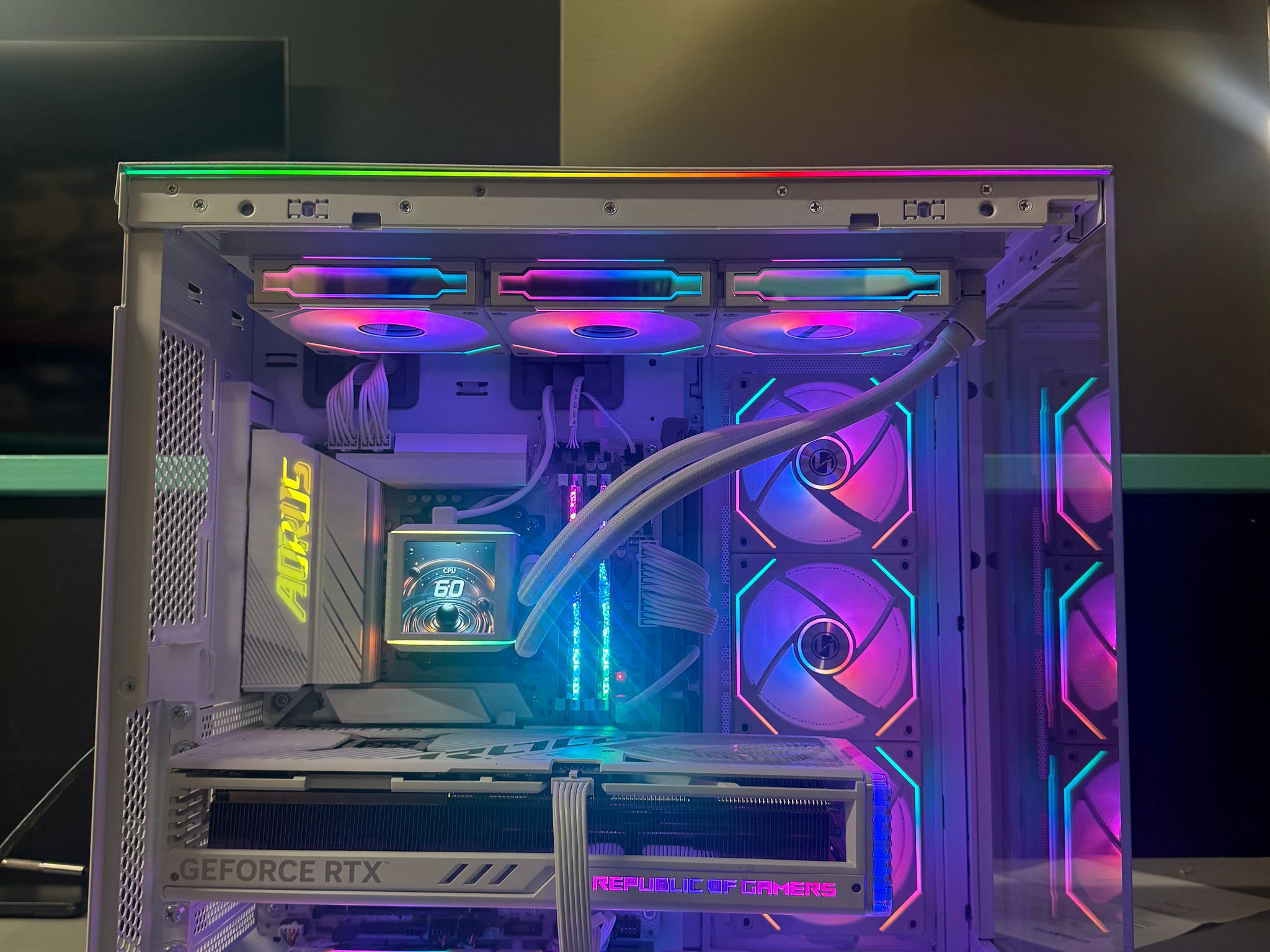 White RTX 4090 Gaming PC | Ryzen 9 7950X3D | 32GB DDR5 | 2TB SSD