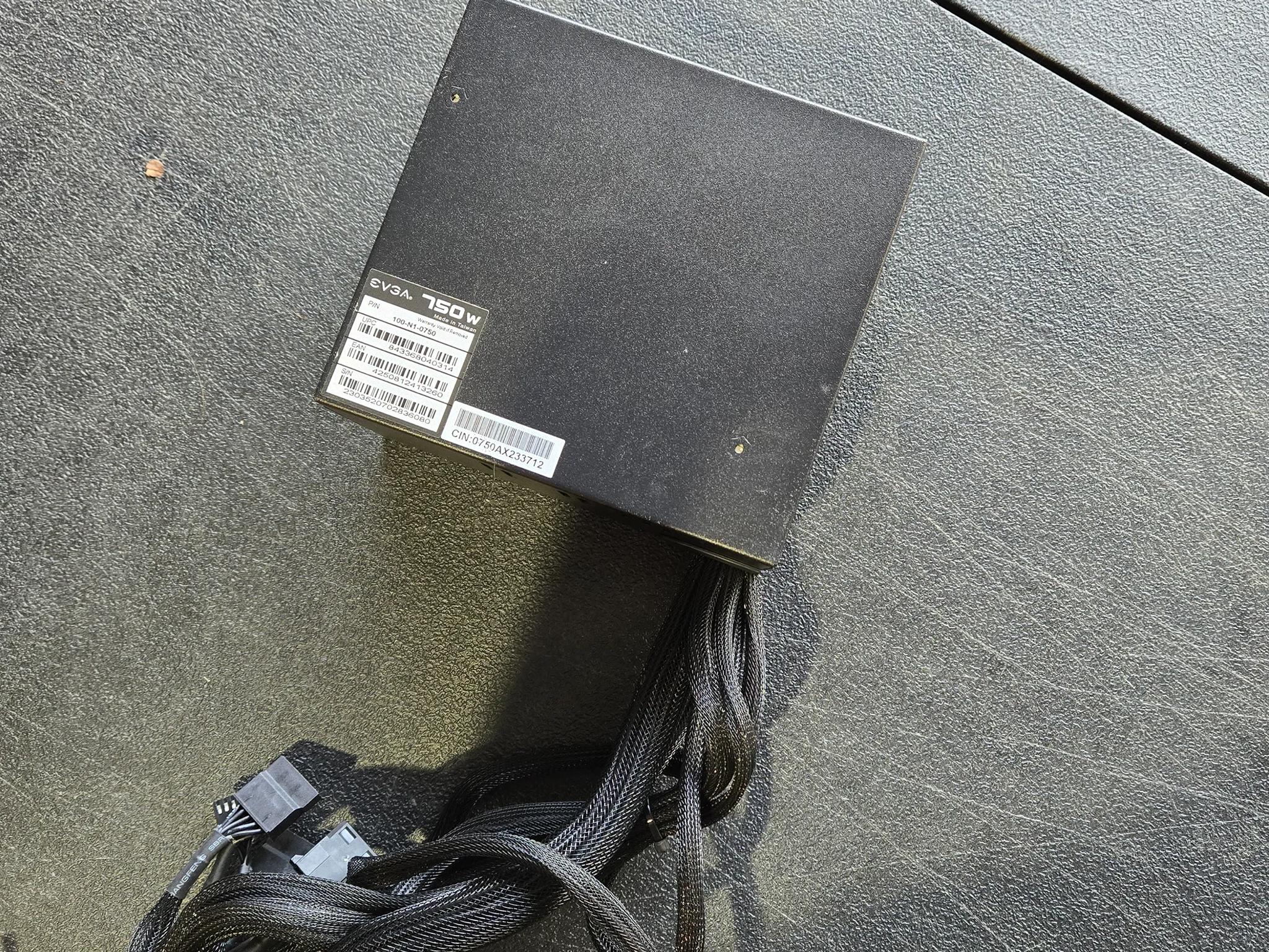 EVGA 750W 80+ Bronze ATX Power Supply Non-Modular W/Power Cord.