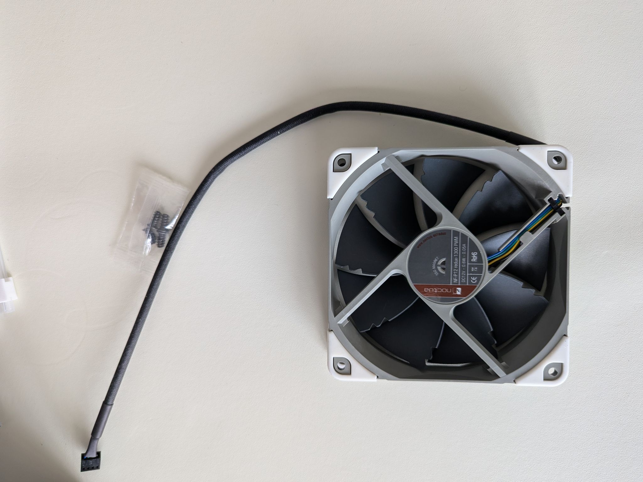 Super Flower MEGACOOL 120mm fan, Triple-Pack + Noctua NF-P12 + Thermalright TL-P9 92mm Case Fan