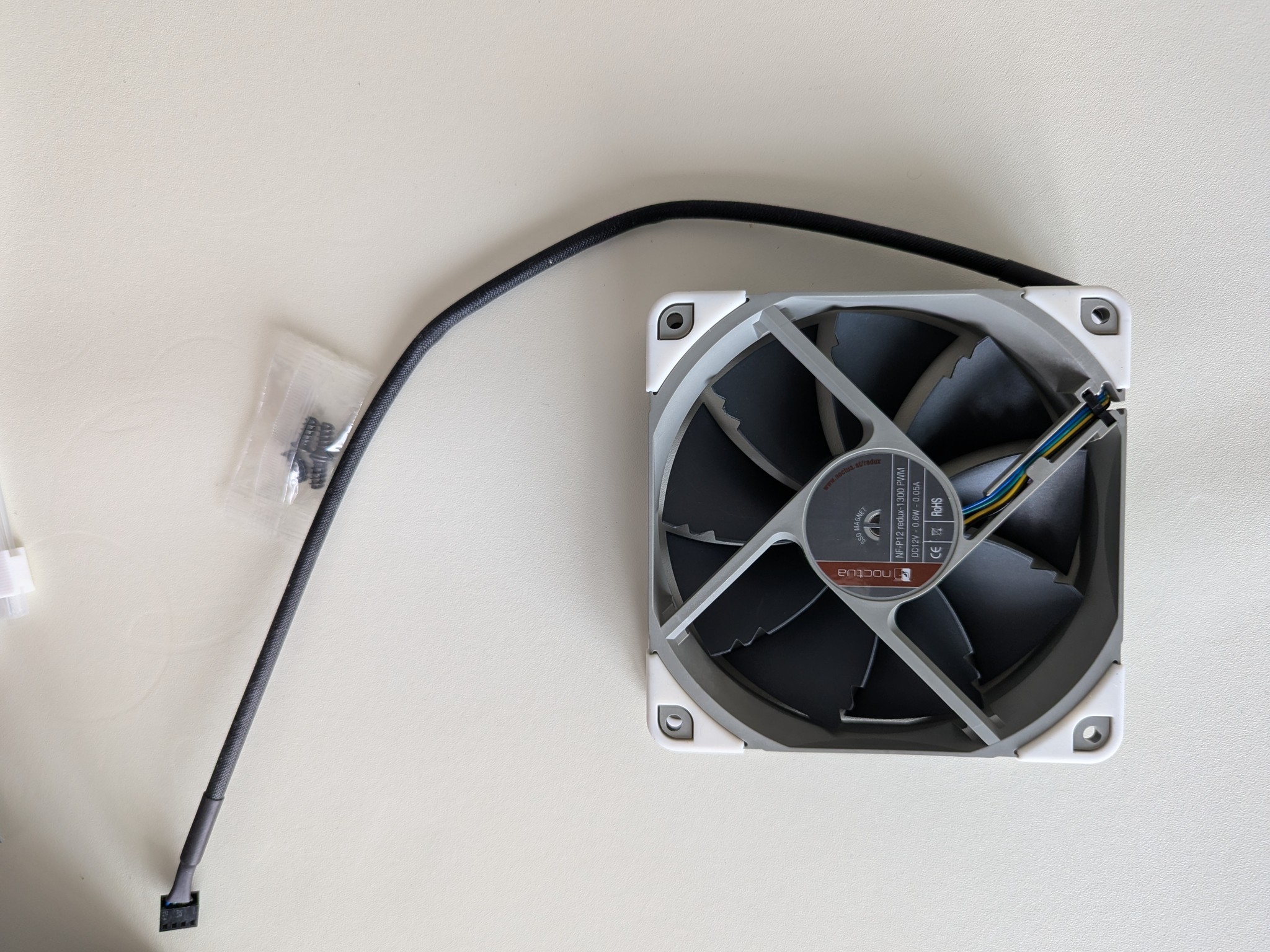 Super Flower MEGACOOL 120mm fan, Triple-Pack + Noctua NF-P12 + Thermalright TL-P9 92mm Case Fan