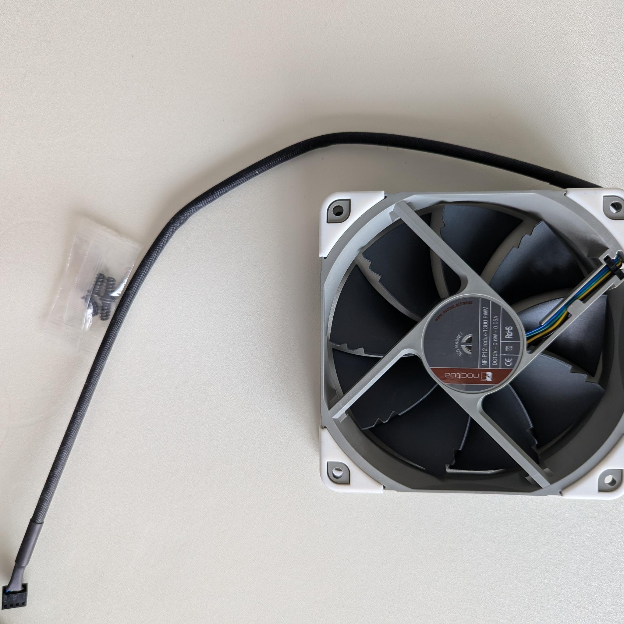 Super Flower MEGACOOL 120mm fan, Triple-Pack + Noctua NF-P12 + Thermalright TL-P9 92mm Case Fan