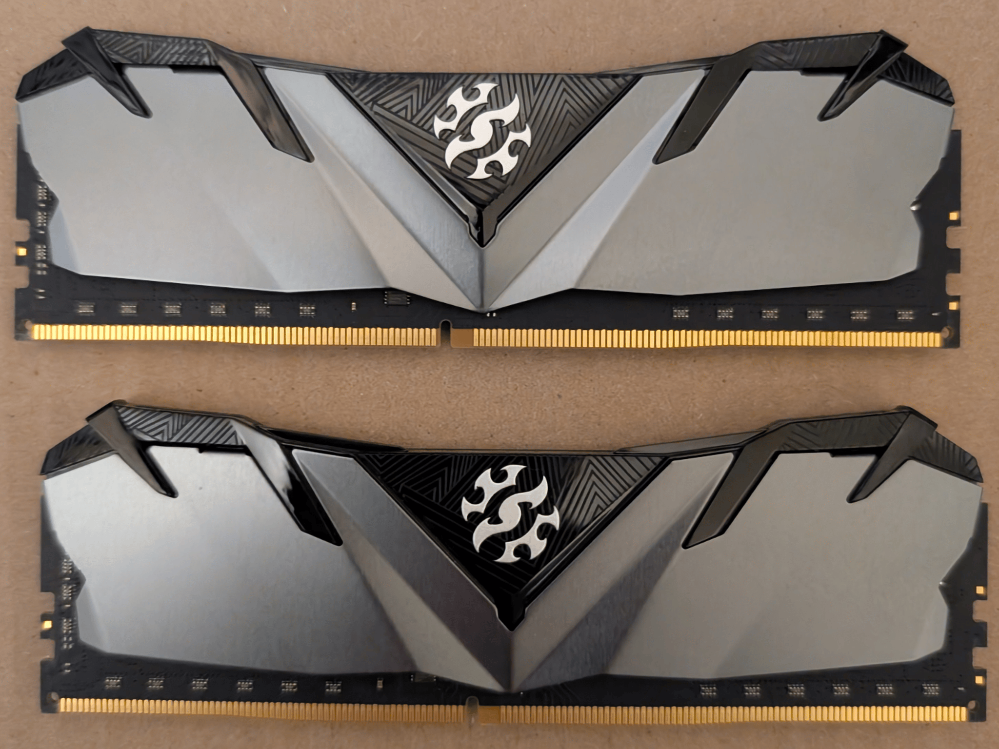 XPG GAMMIX D30 32GB (2x16GB) DDR4 3200MT/s CL16 Desktop RAM Kit
