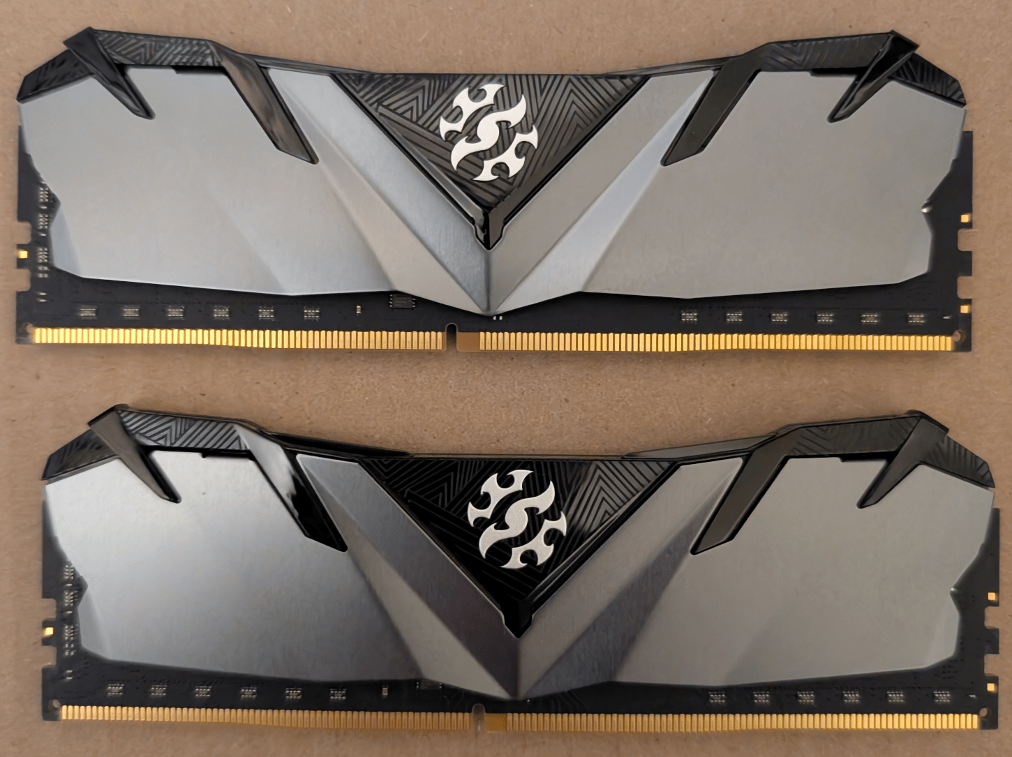 XPG GAMMIX D30 32GB (2x16GB) DDR4 3200MT/s CL16 Desktop RAM Kit