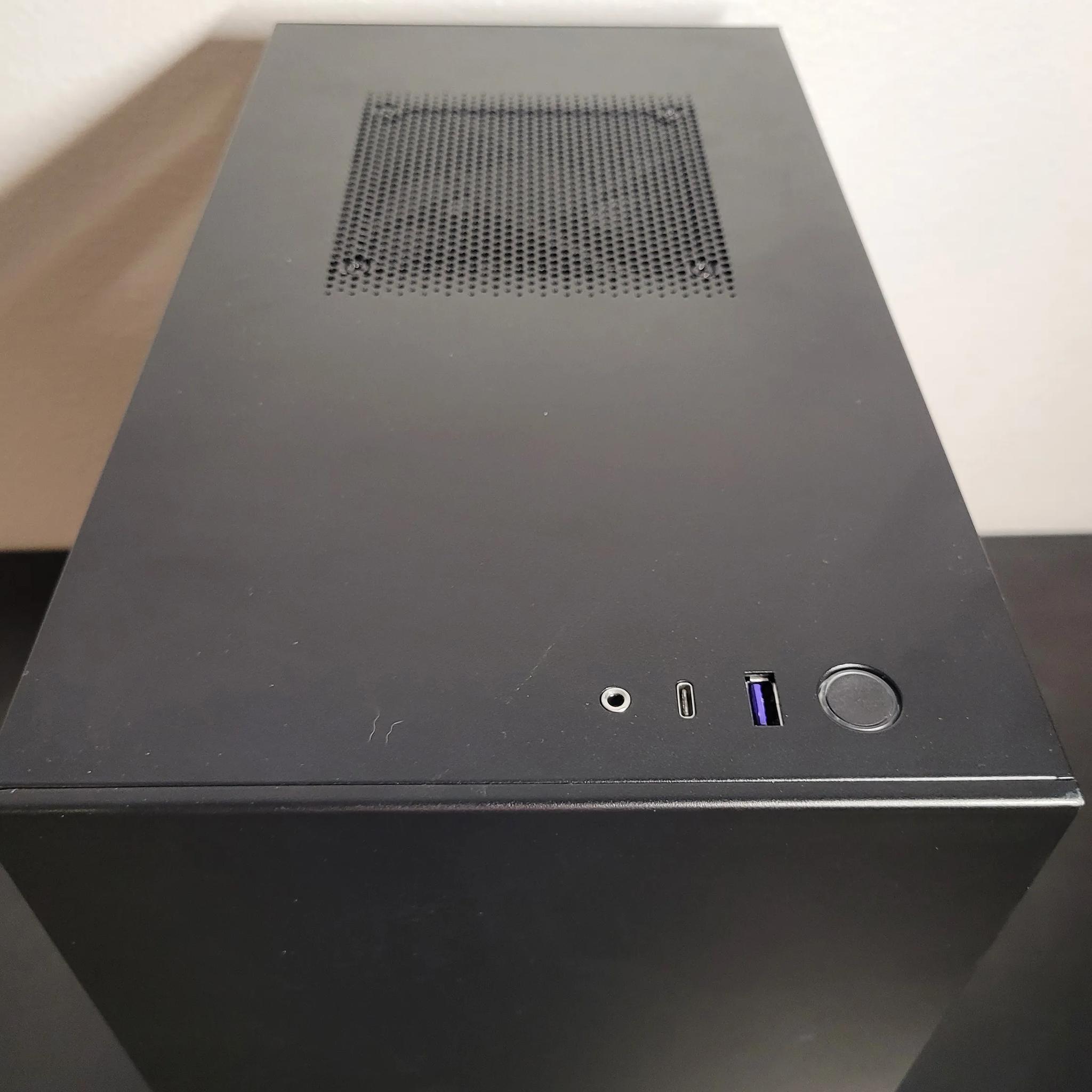 Spiderman (ITX) // Ryzen 5 5500 // RTX 2070 Super // 16GB DDR4 // 1TB NVME SSD // WIFI // 90% NEW