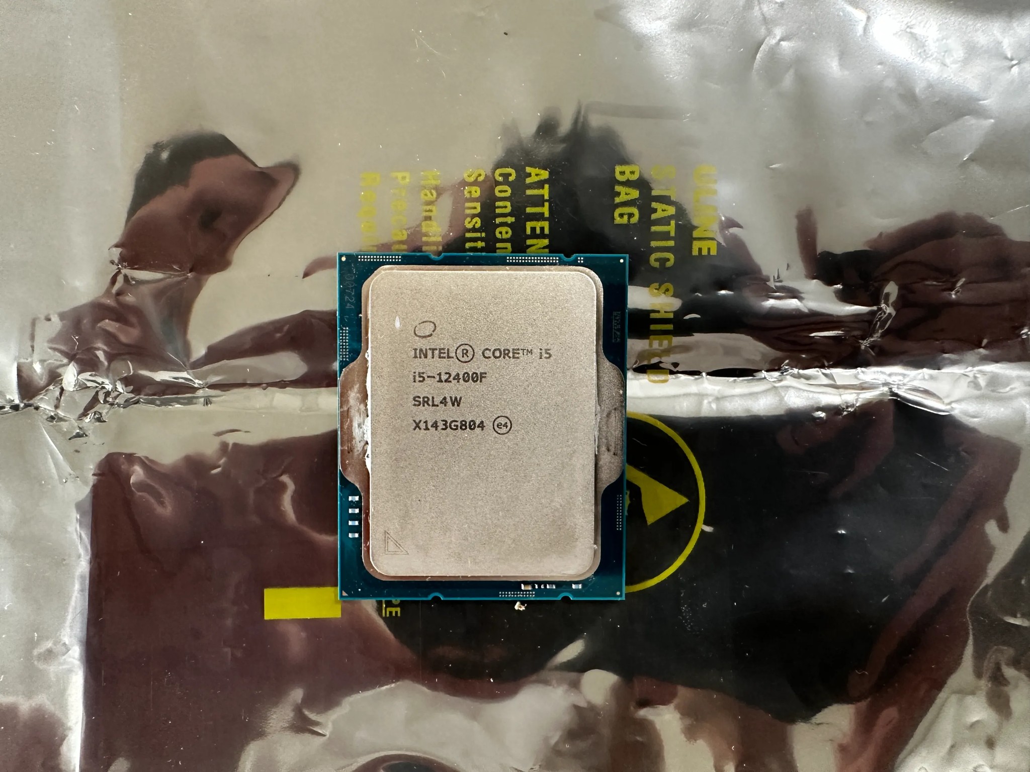 Intel i5-12400F