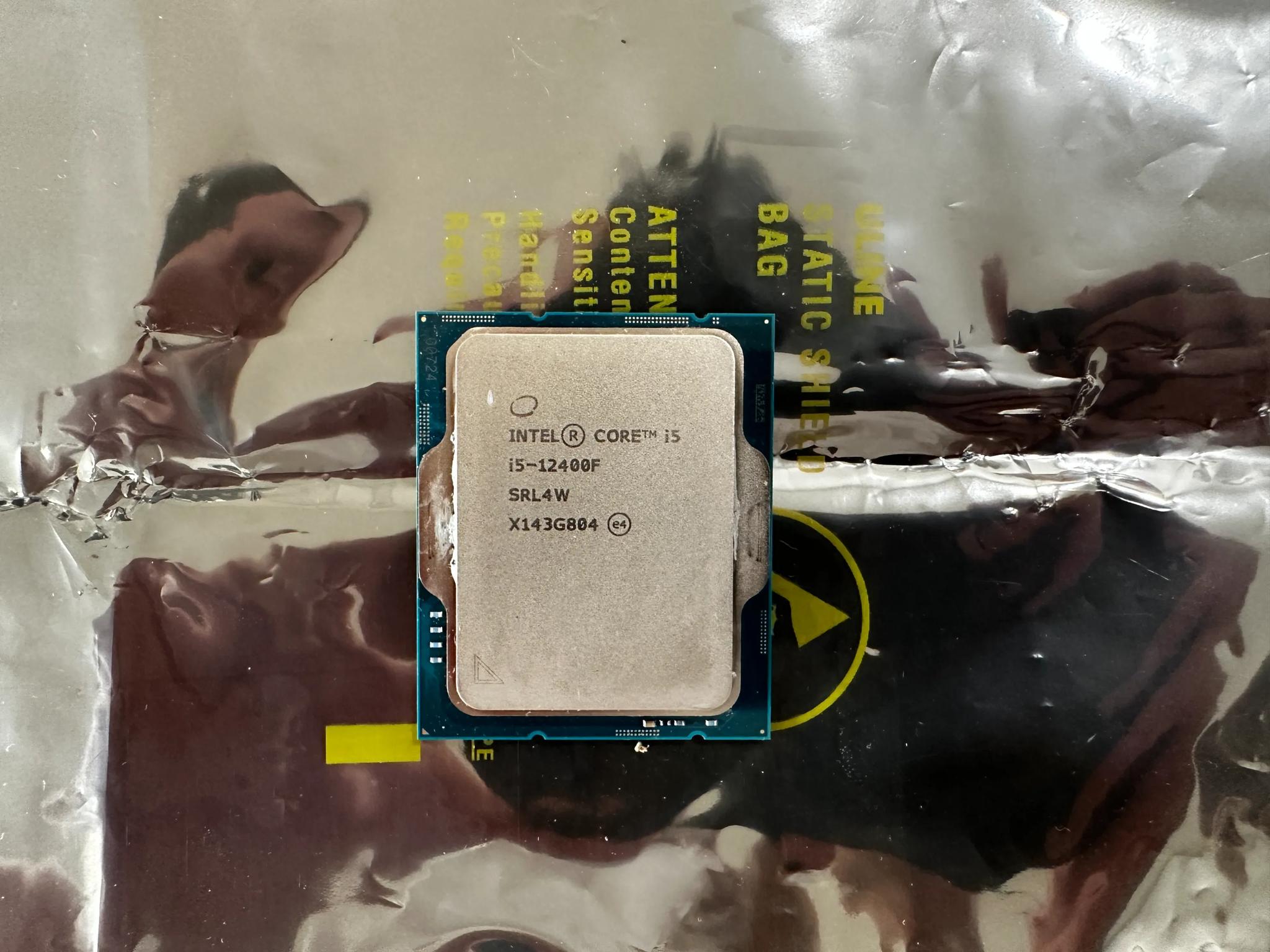 Intel i5-12400F