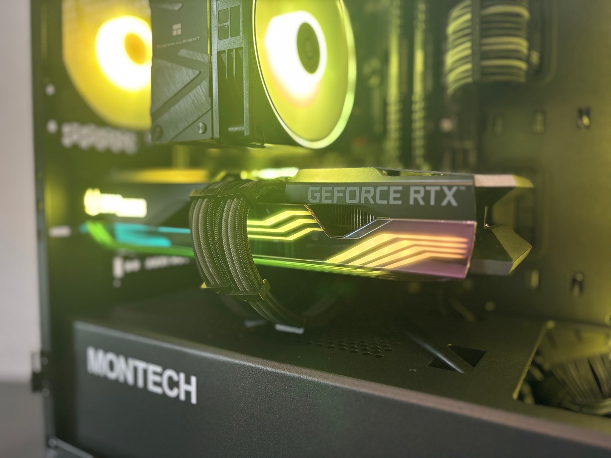 Ryzen 7 3700x / RTX 3070 / 32GB DDR4 / 1TB NVMe