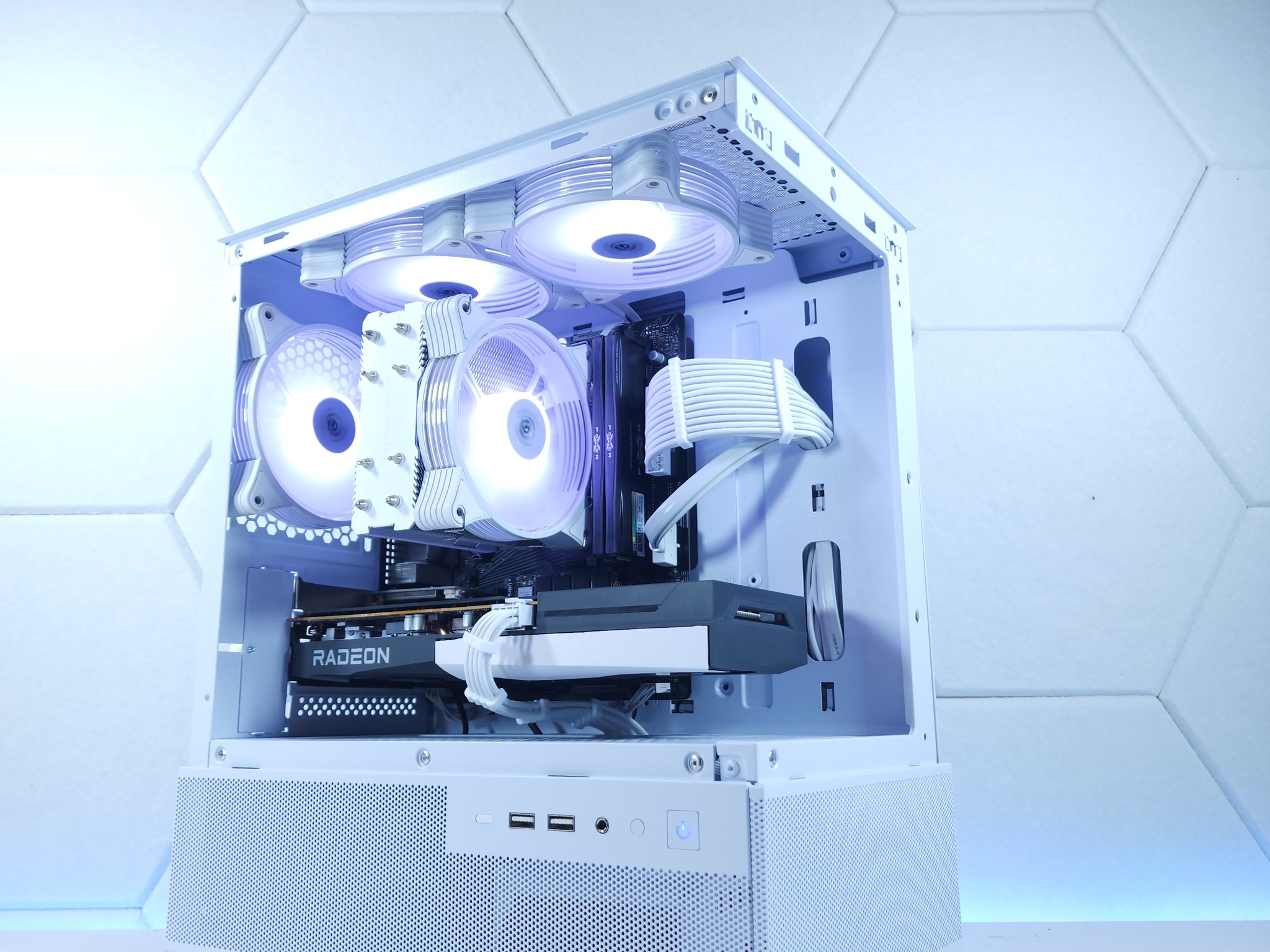 🤍🤍🤍1080p gaming | RX 6600 | Ryzen 5 5500 | 16GB 3200MHz | 1TB NVMe SSD