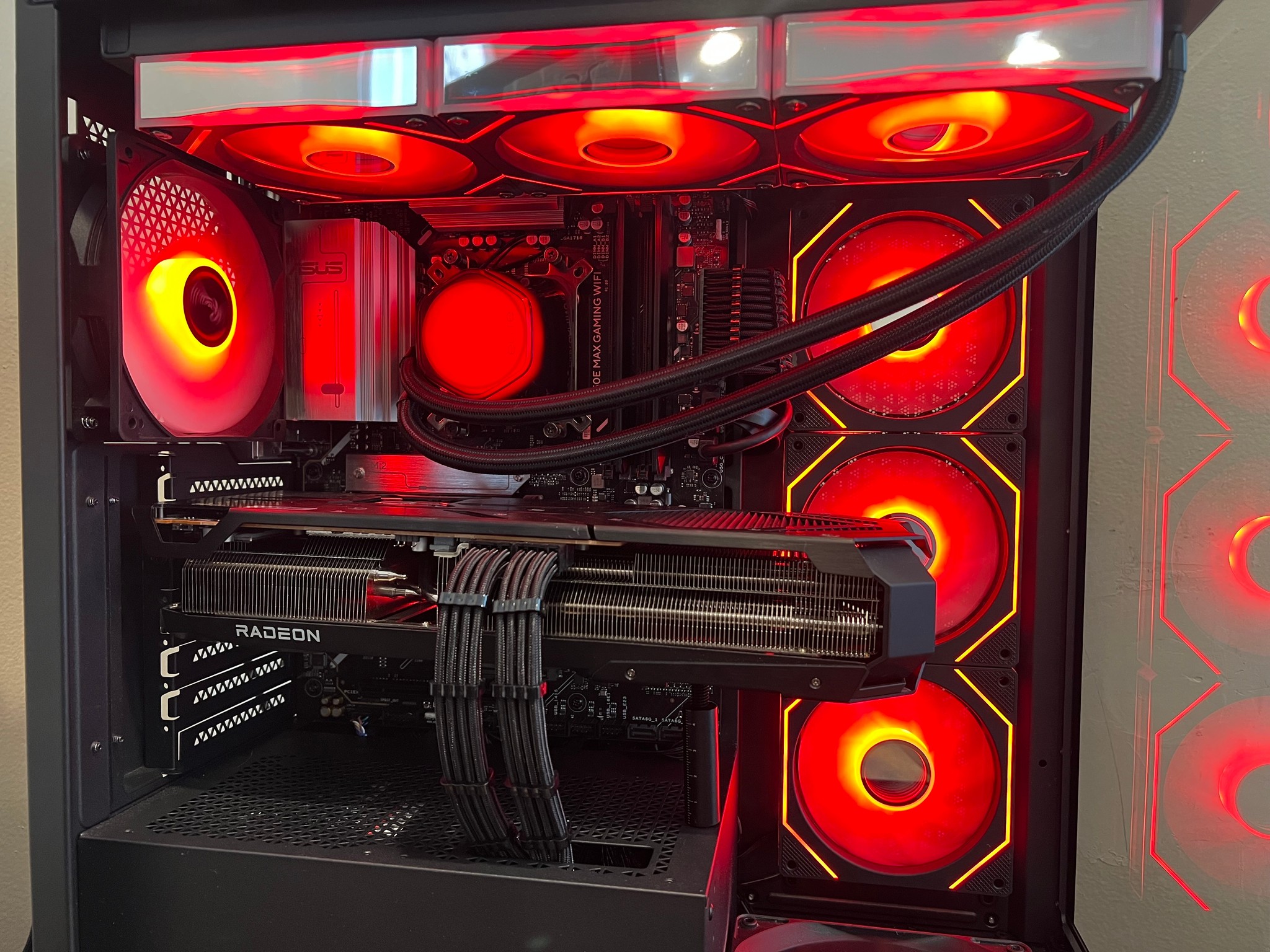 🔴RX 9070⚫ | Ryzen 5 7600X3D | 32gb DDR5-6000 RAM | 1tb NVME | Custom 1440p and 4k Gaming PC.