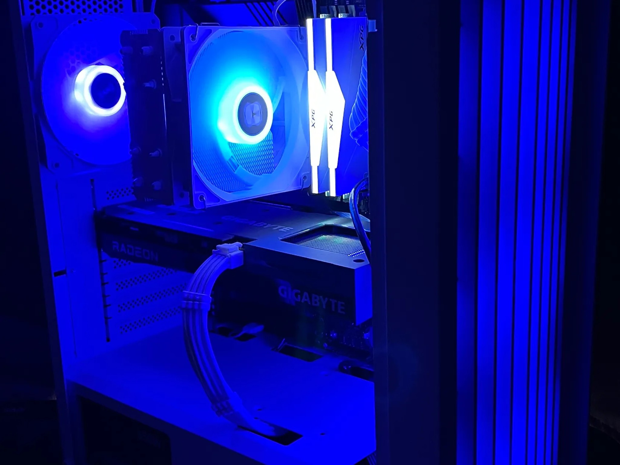 ⚪🔵DAYBREAK🔵⚪1080P Gaming and Streaming PC | AMD RX 6600, Intel Core i5, 16GB RAM, 512 NVME, 1TB SSD