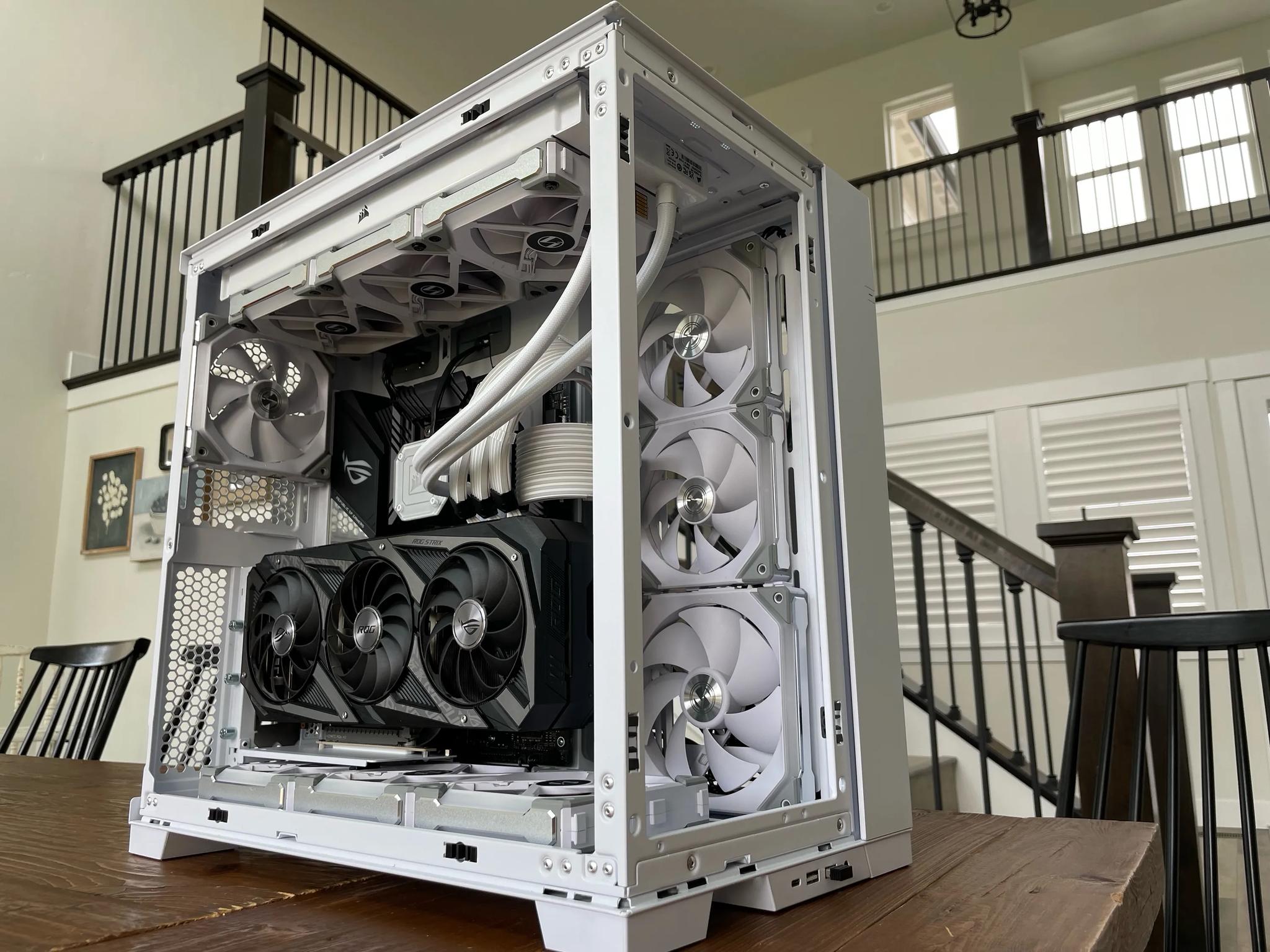 White Beast: RTX 3090 STRIX 24GB, Ryzen 9 5900X, 32GB DDR4 3600MHz Corsair Vengeance RAM, 5TB