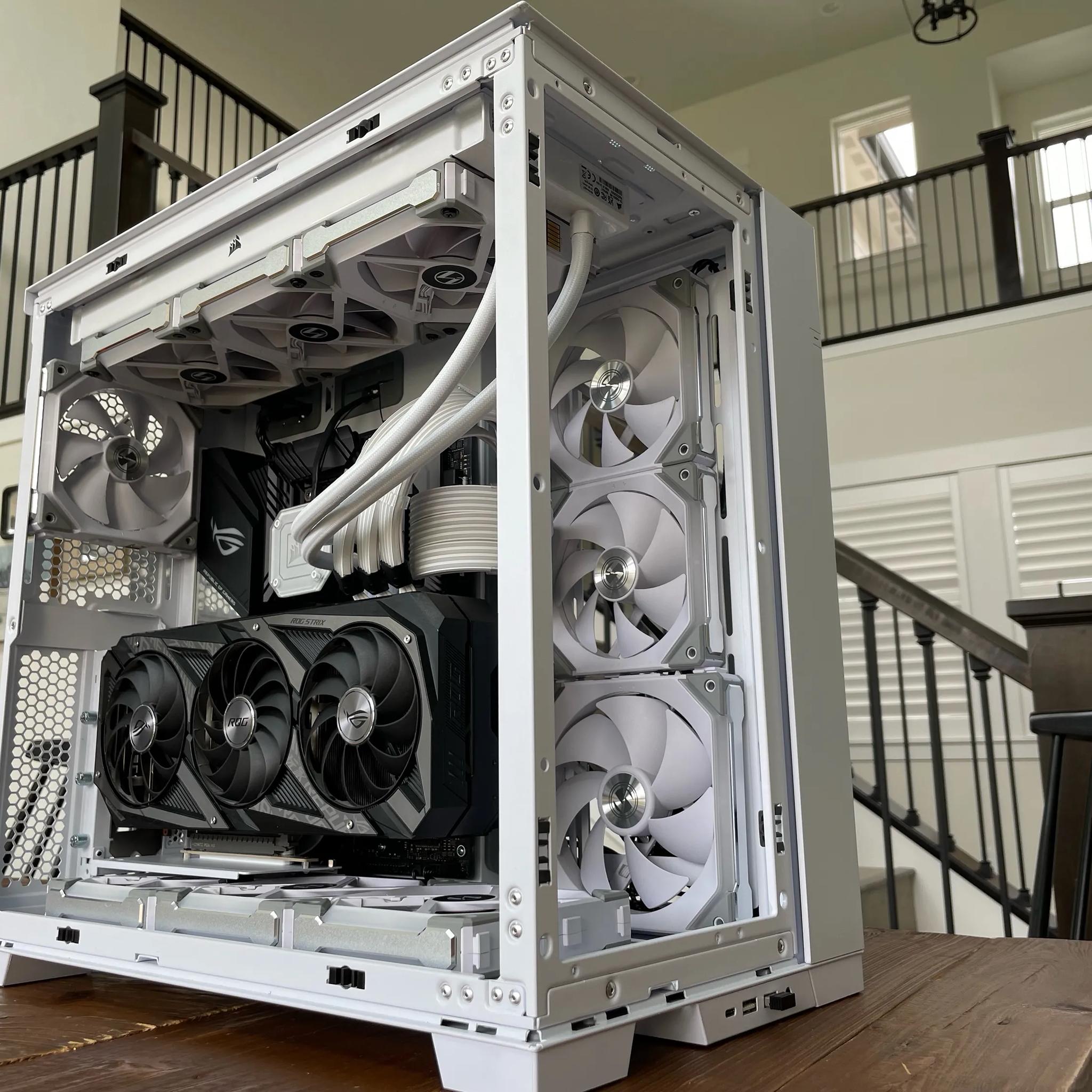 White Beast: RTX 3090 STRIX 24GB, Ryzen 9 5900X, 32GB DDR4 3600MHz Corsair Vengeance RAM, 5TB