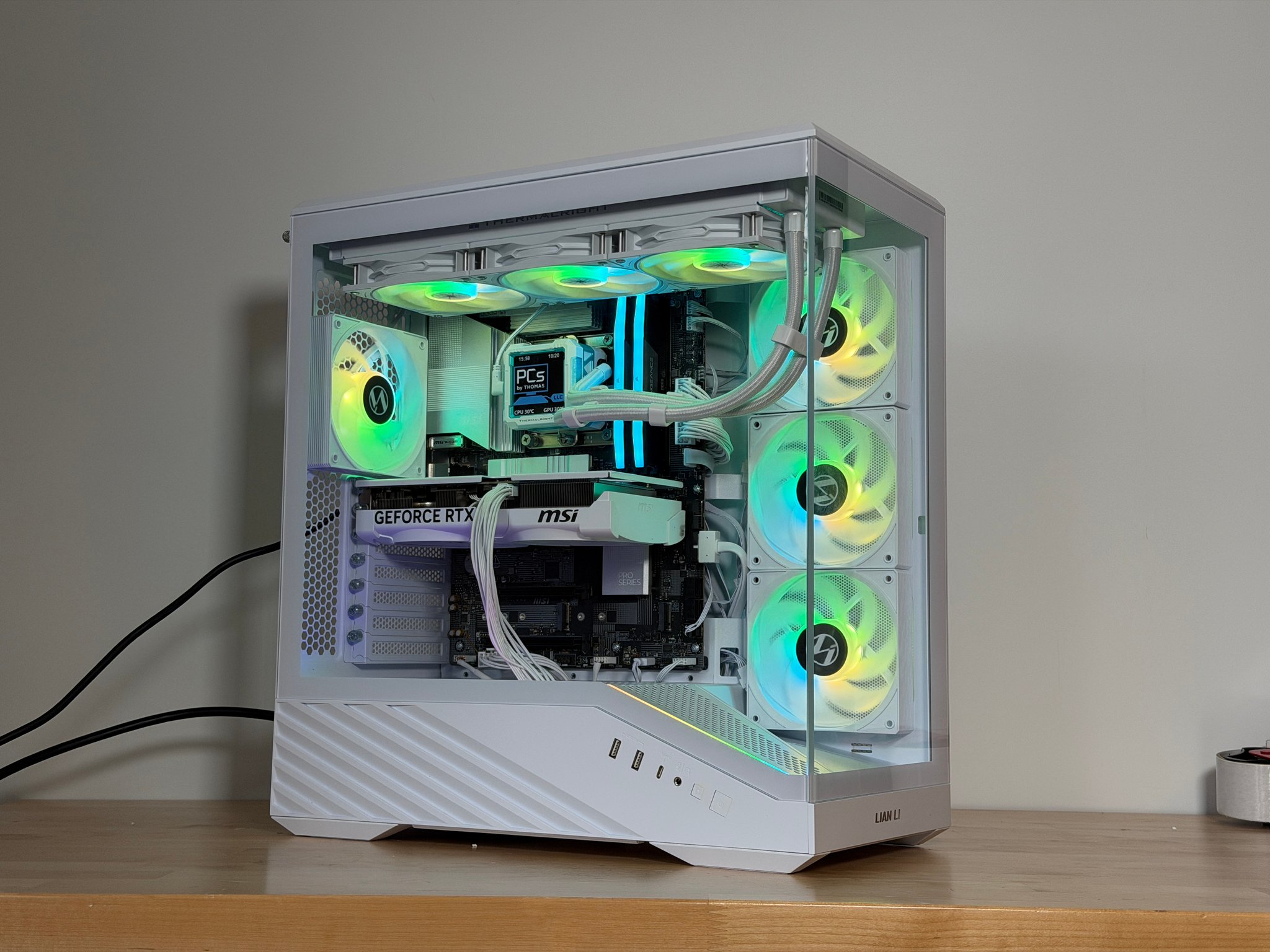 RTX 5070 Whiteout! Intel Core Ultra 265kf, 32gb ddr5 and 2tb SSD