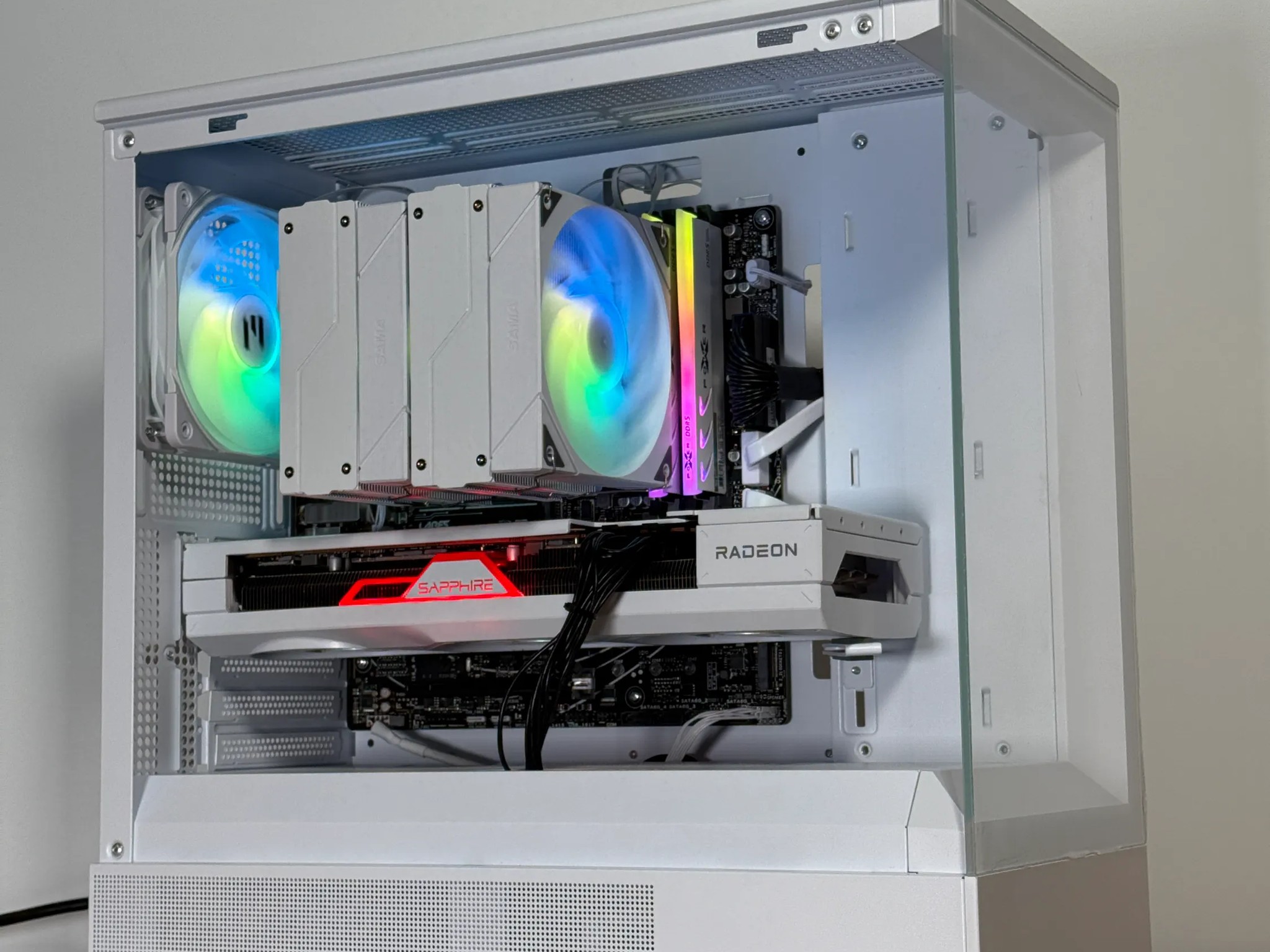 RX 7800XT Ryzen 5 7600X Gaming PC